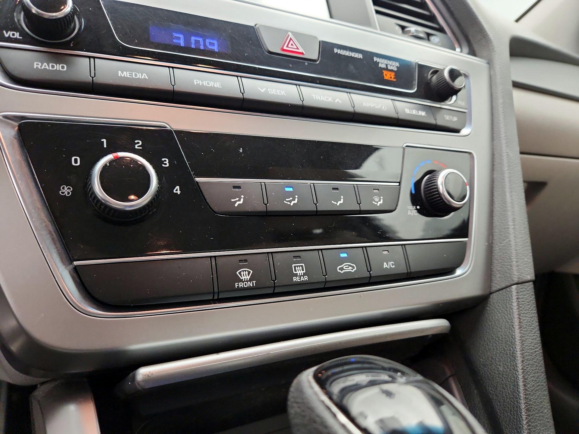 Thumbnail: 2016 Hyundai Sonata - 16