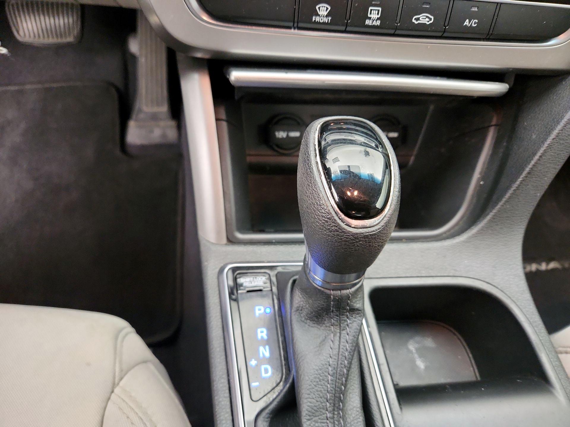 Thumbnail: 2016 Hyundai Sonata - 17