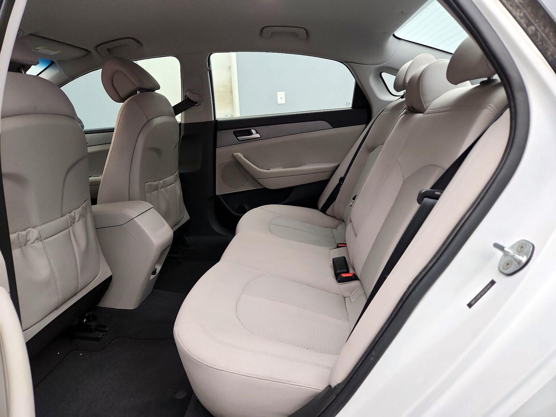 Thumbnail: 2016 Hyundai Sonata - 19