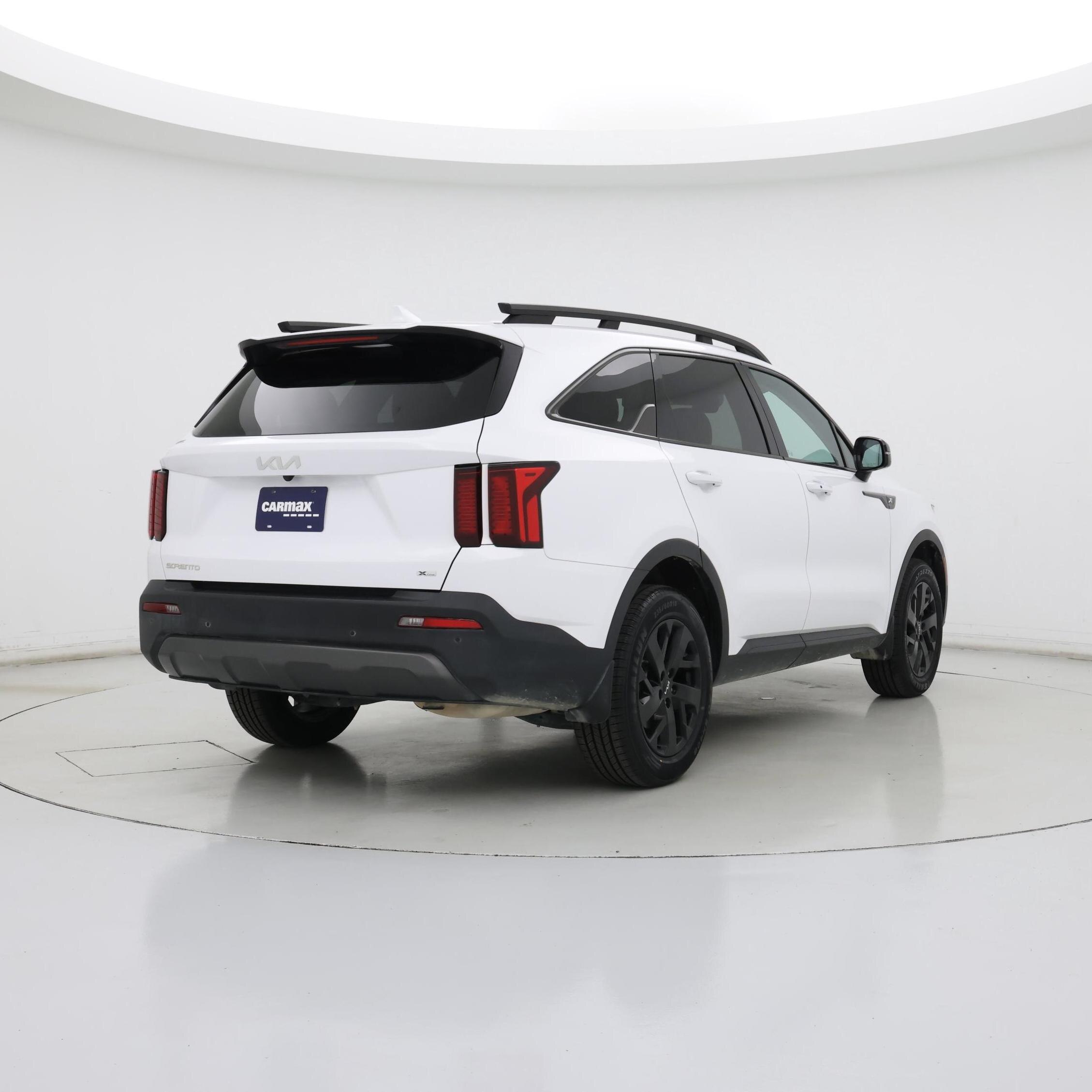 Thumbnail: 2023 Kia Sorento - 8