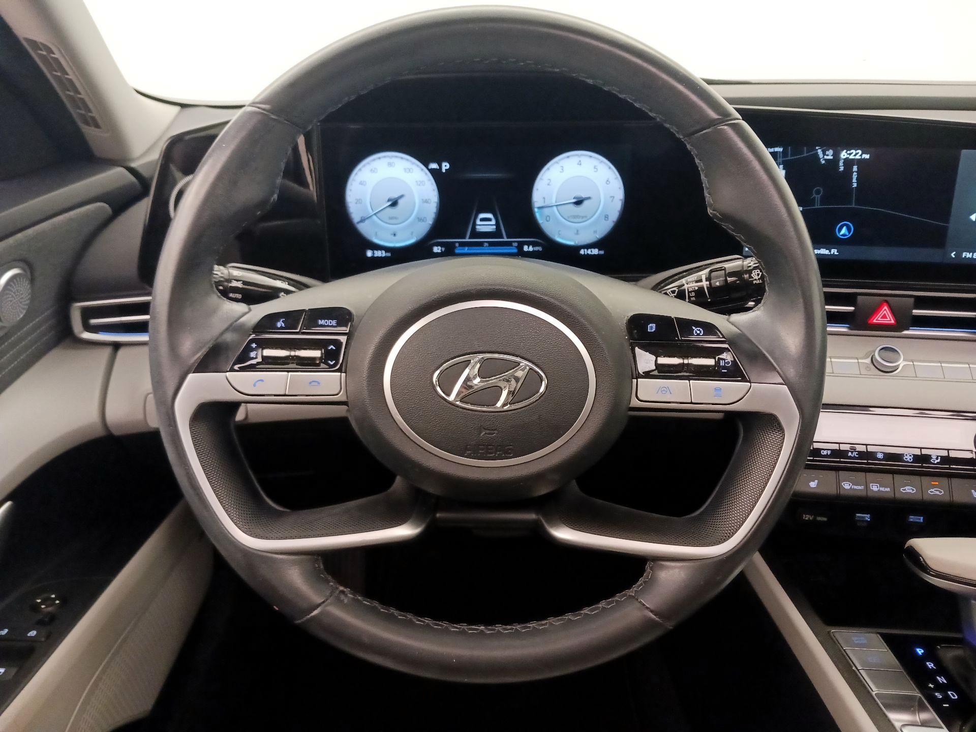 Thumbnail: 2022 Hyundai Elantra - 10