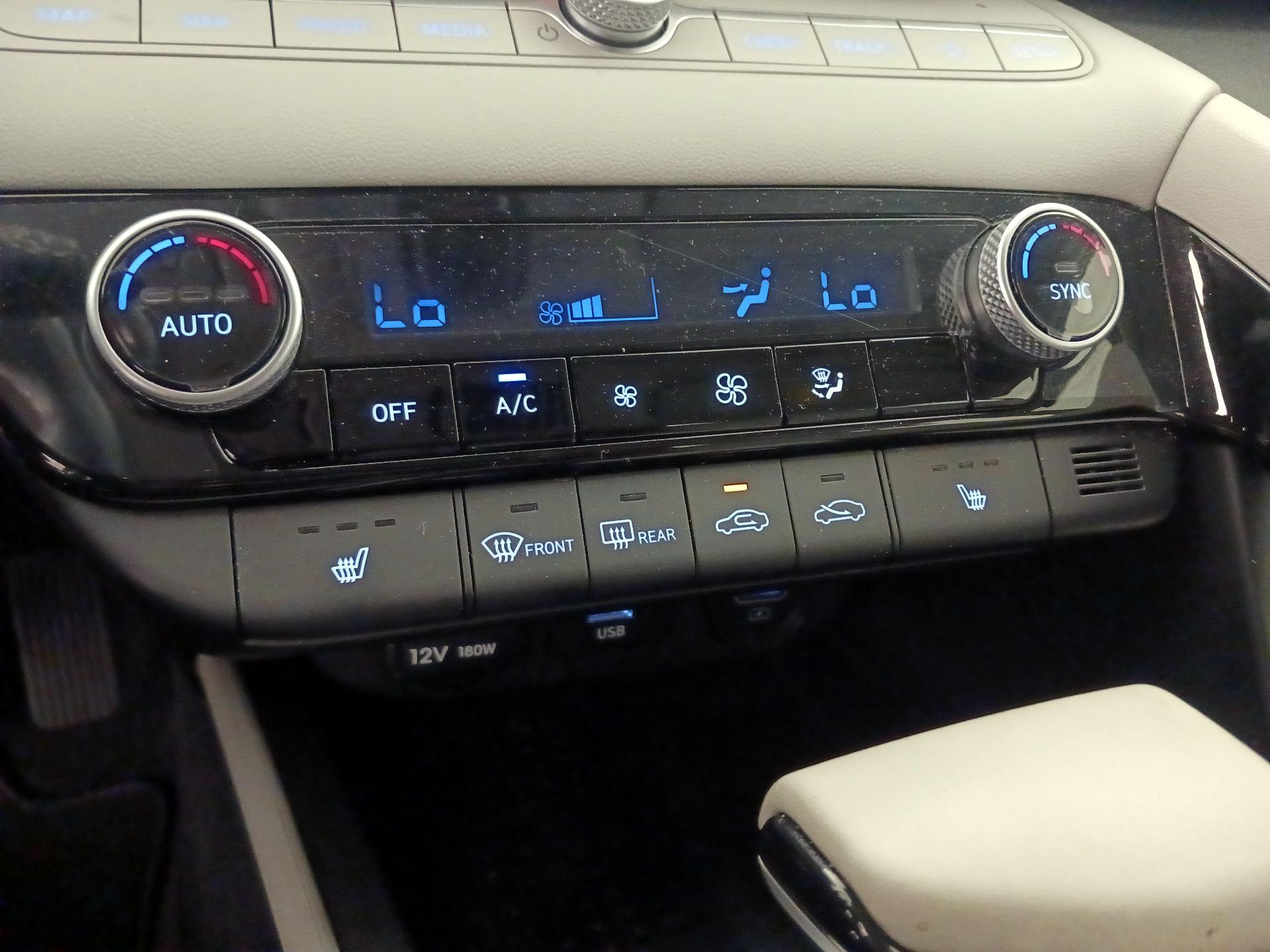 Thumbnail: 2022 Hyundai Elantra - 17