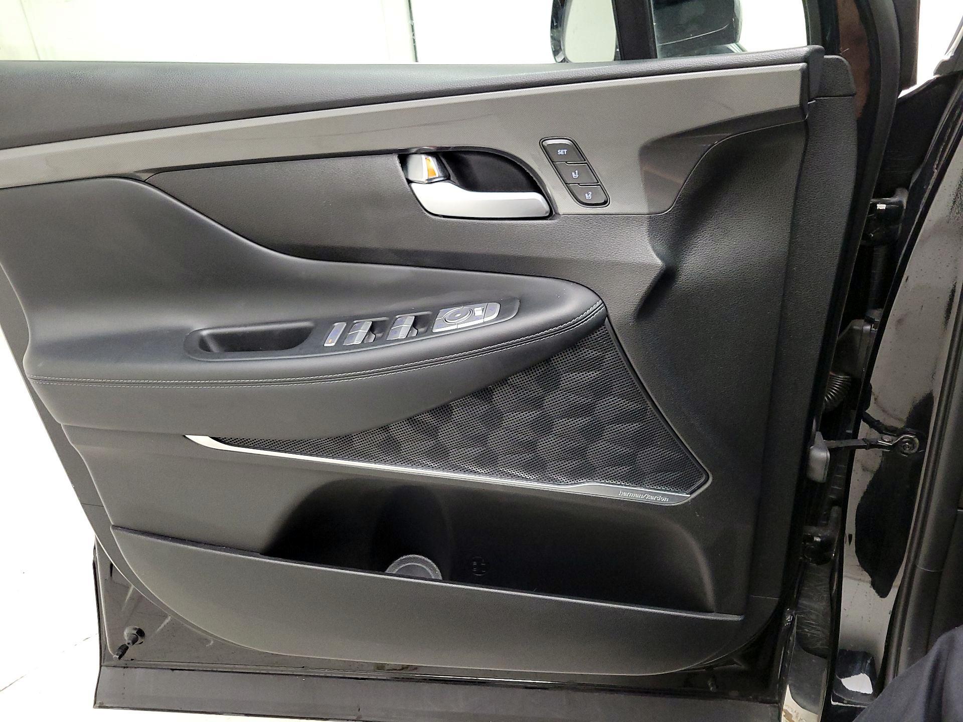 Thumbnail: 2023 Hyundai Santa Fe - 10