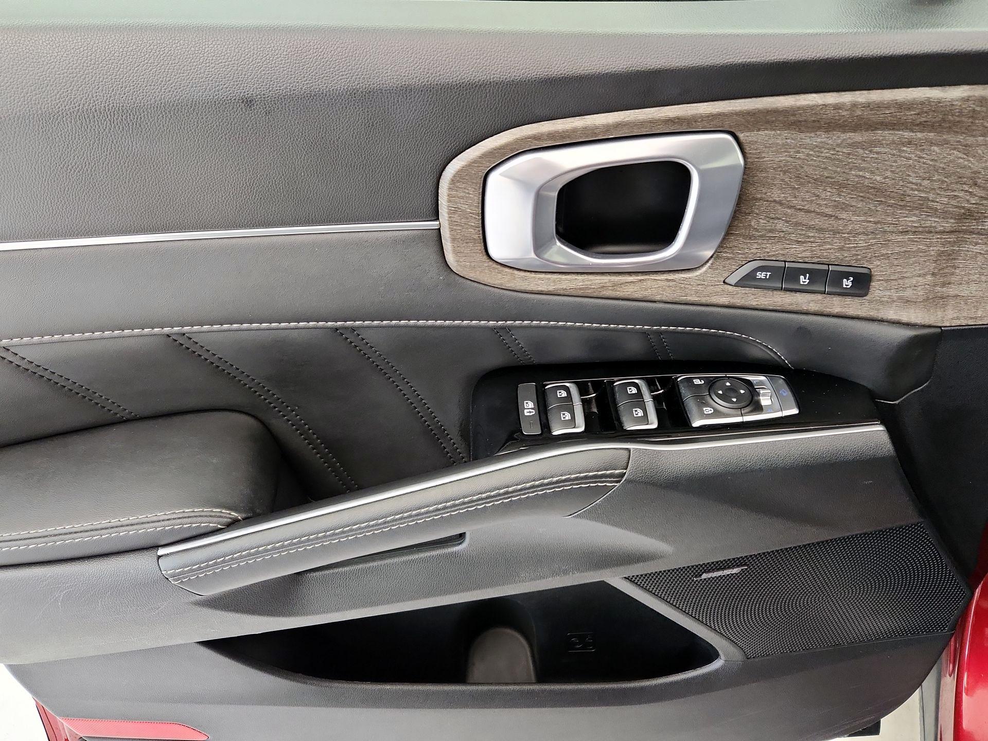 Thumbnail: 2022 Kia Sorento - 12