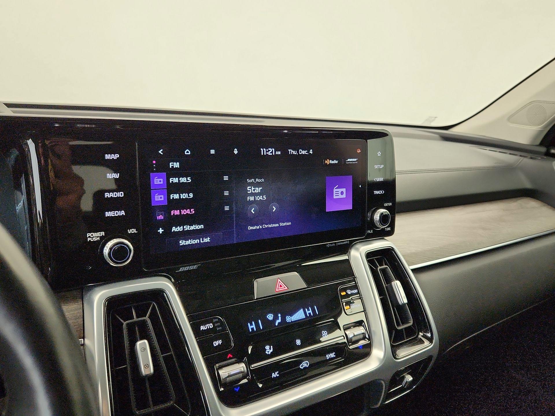 Thumbnail: 2022 Kia Sorento - 16