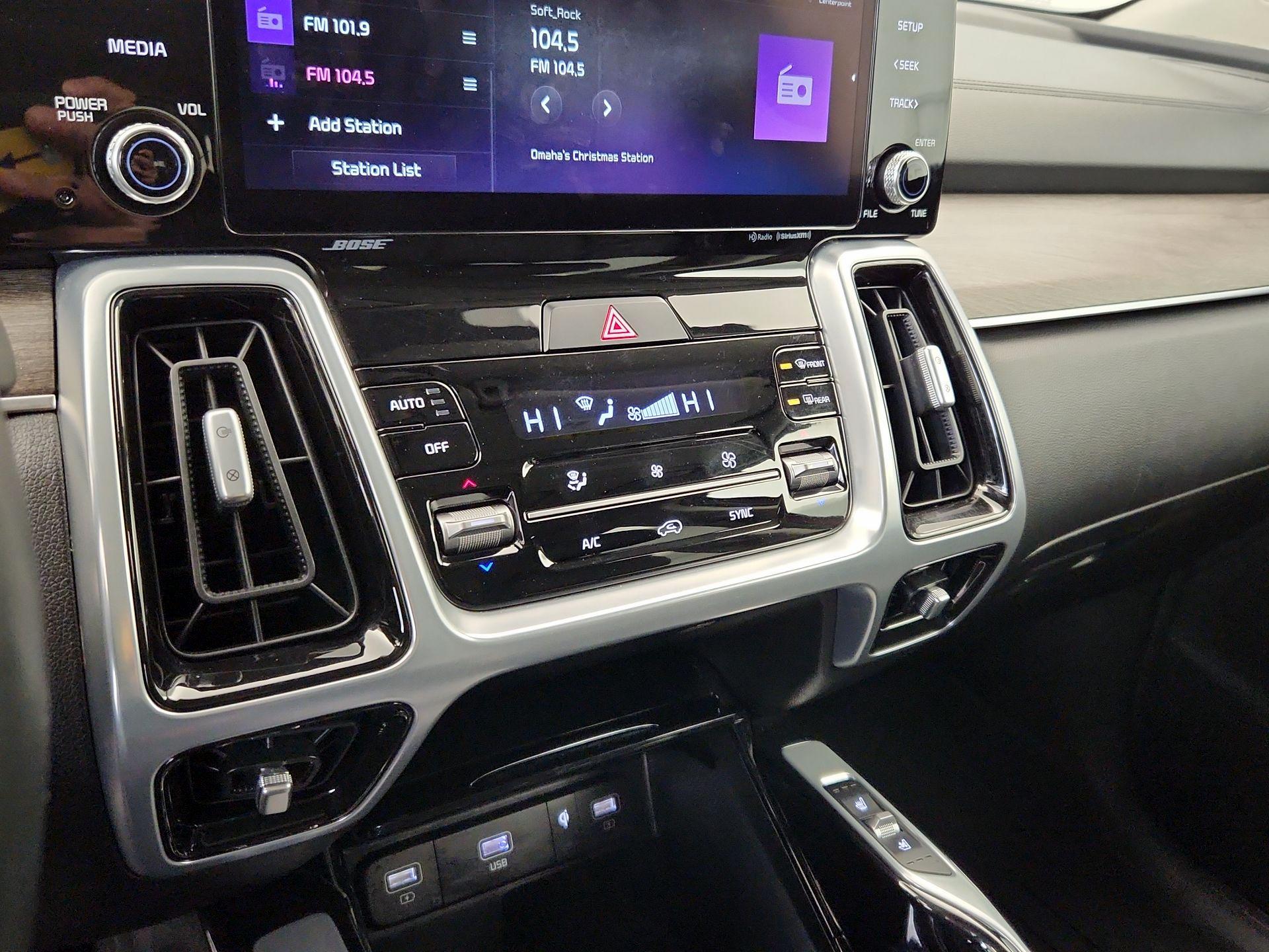 Thumbnail: 2022 Kia Sorento - 17