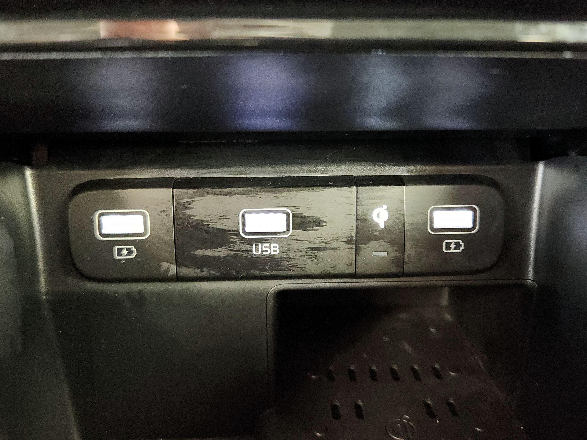 Thumbnail: 2022 Kia Sorento - 19