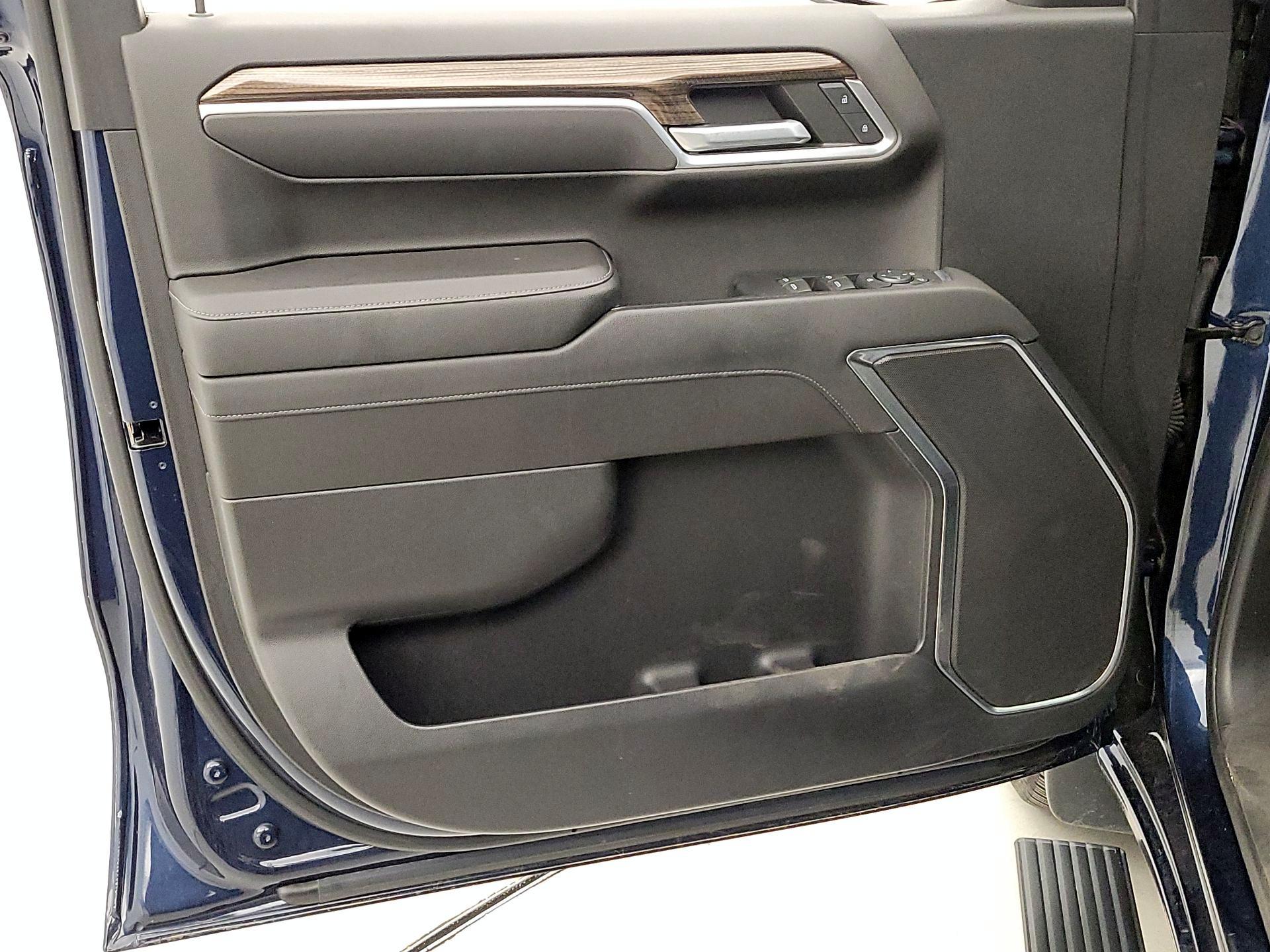 Thumbnail: 2022 Chevrolet Silverado 1500 - 12