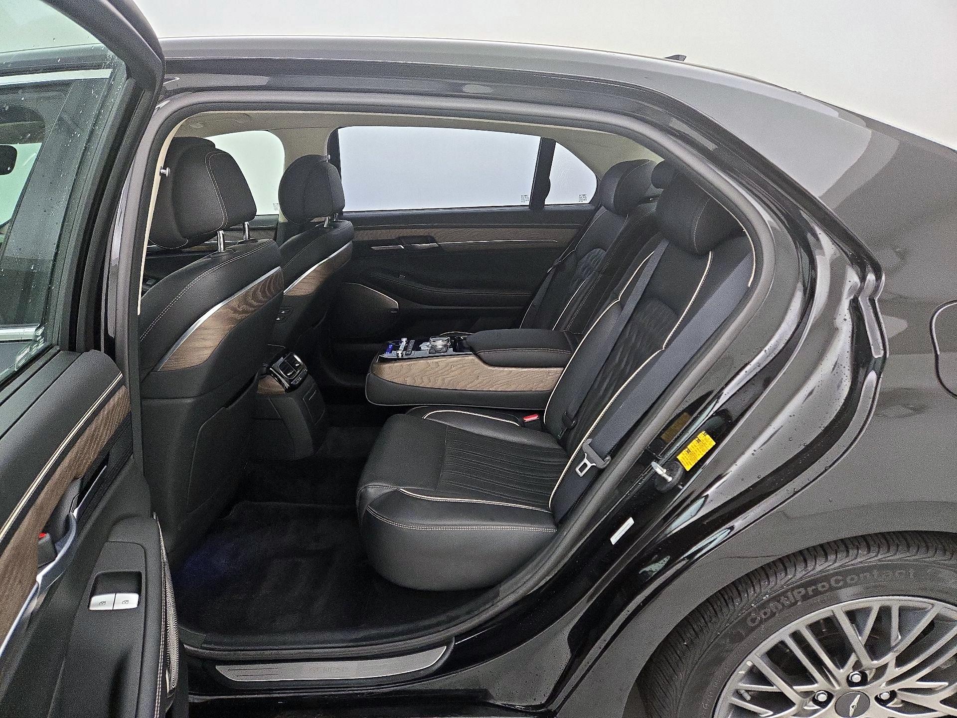 Thumbnail: 2022 Genesis G90 - 18