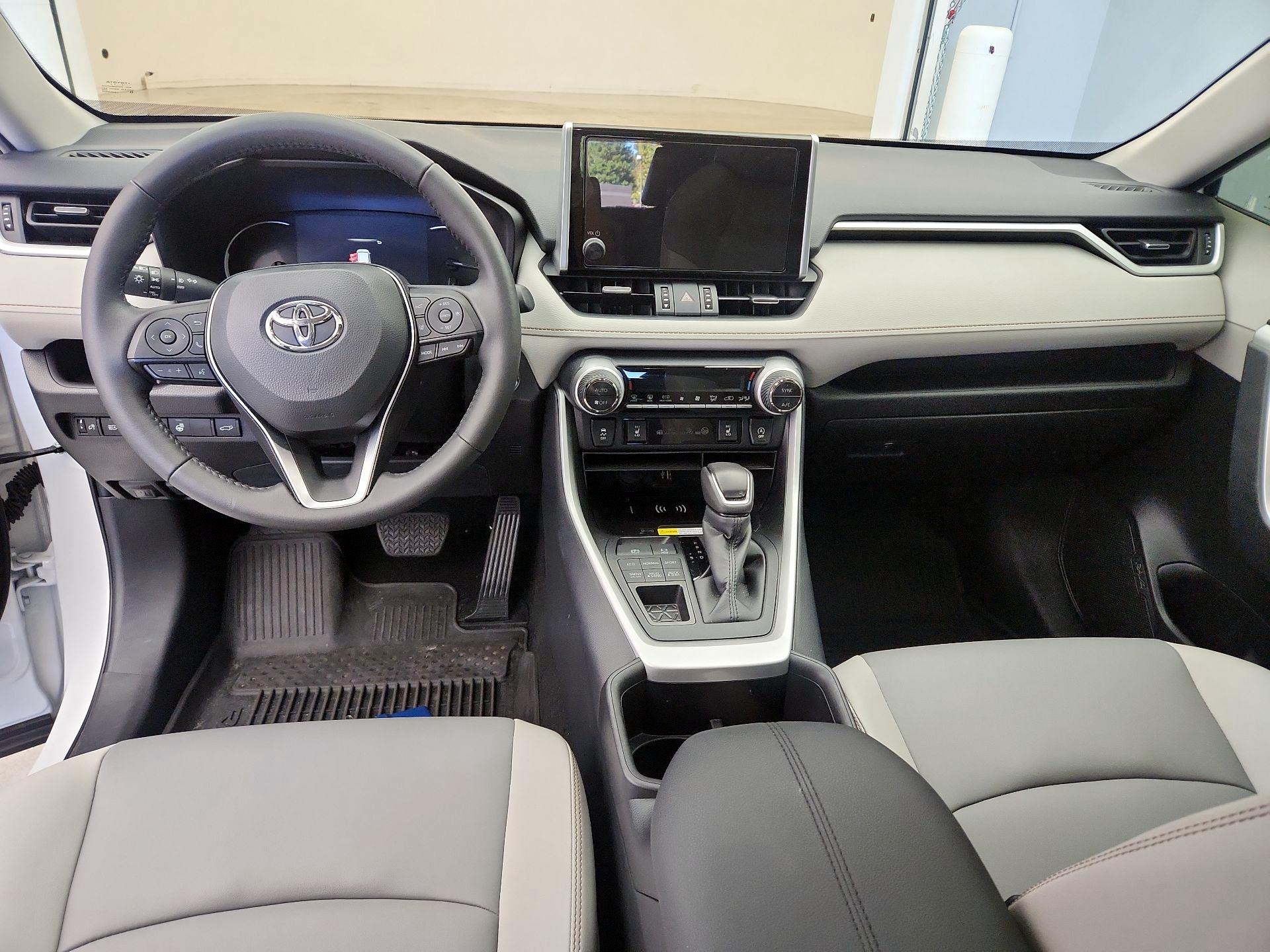 Thumbnail: 2025 Toyota RAV4 - 9