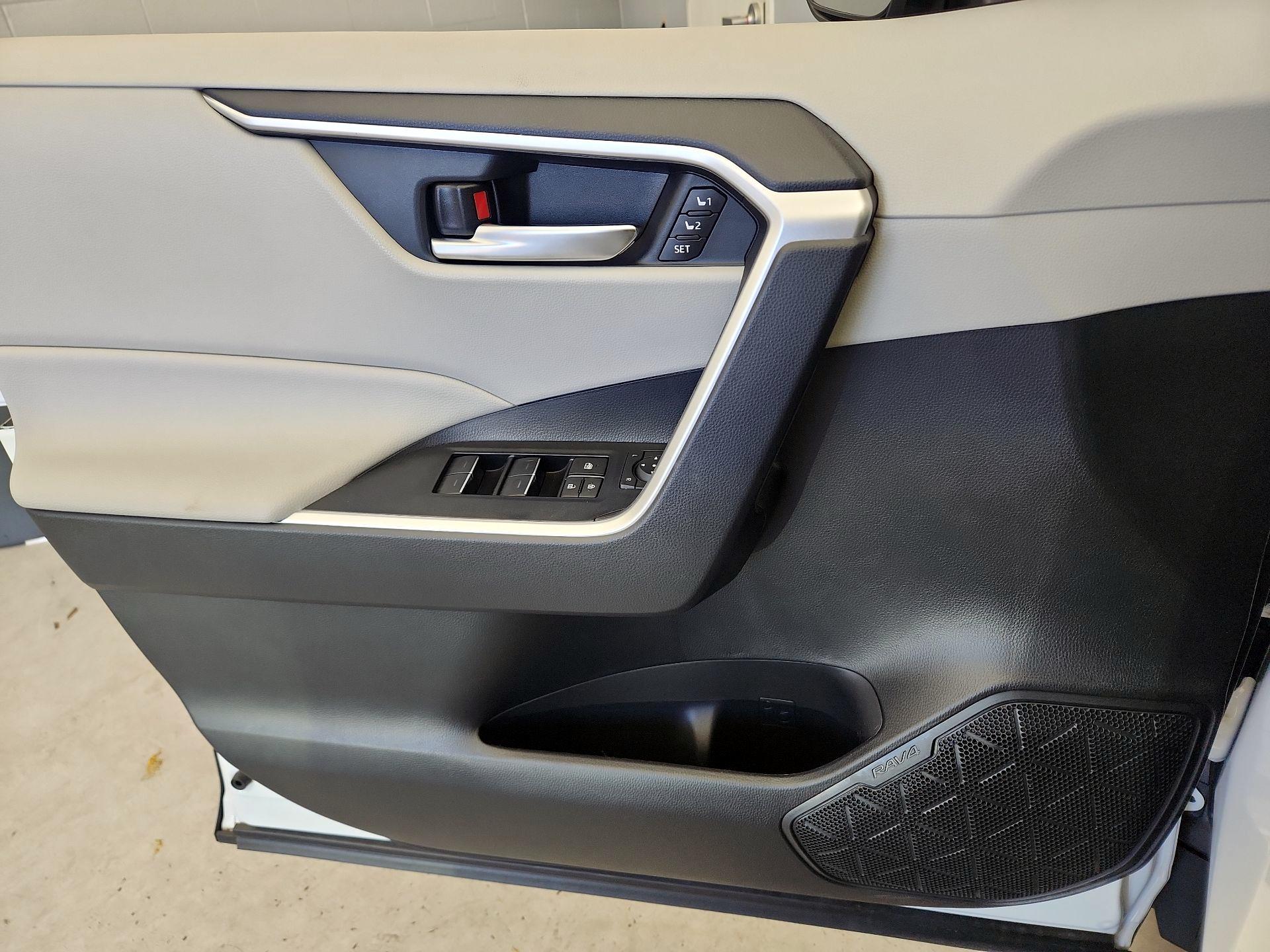 Thumbnail: 2025 Toyota RAV4 - 12