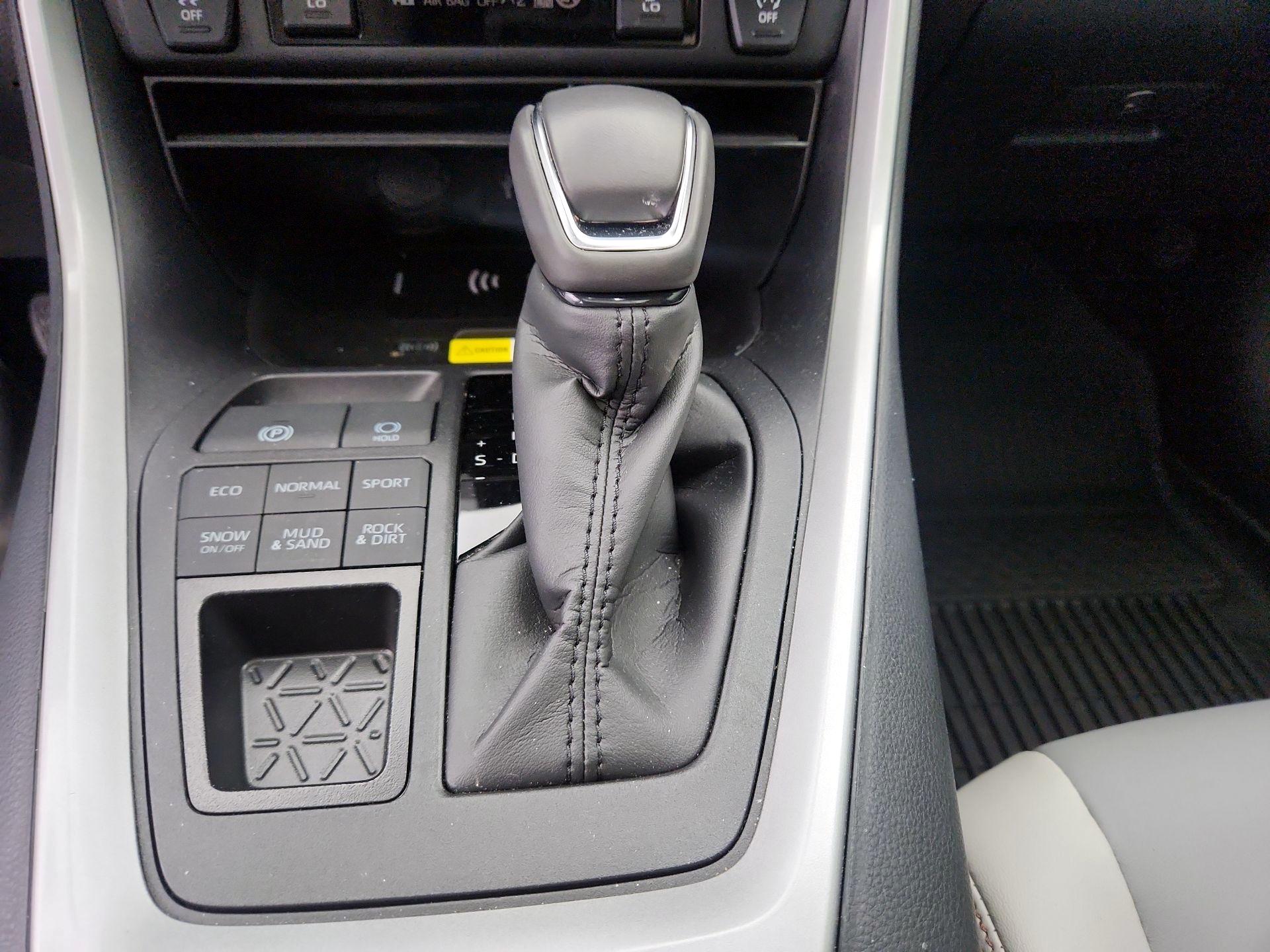 Thumbnail: 2025 Toyota RAV4 - 17