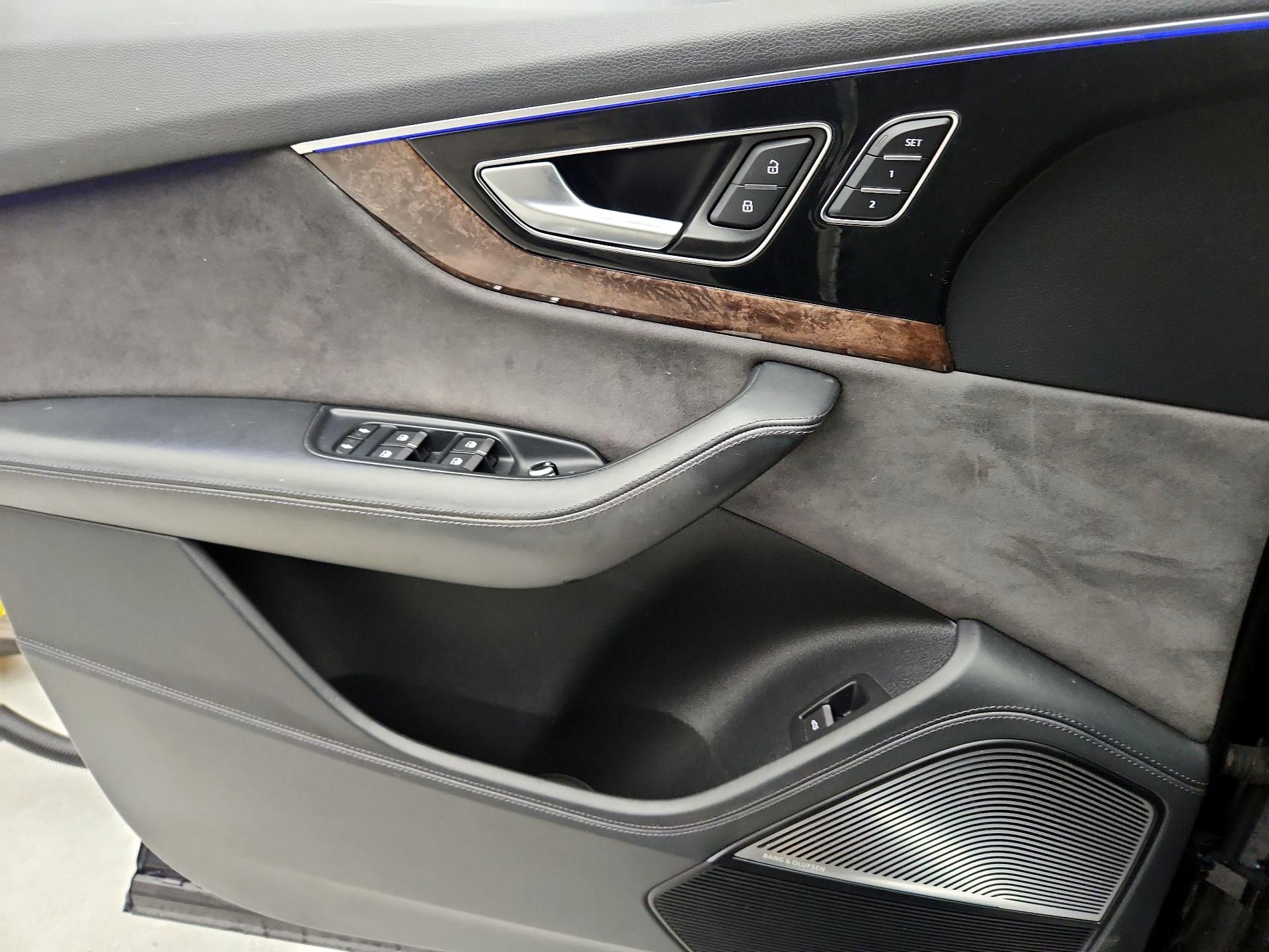 Thumbnail: 2017 Audi Q7 - 12