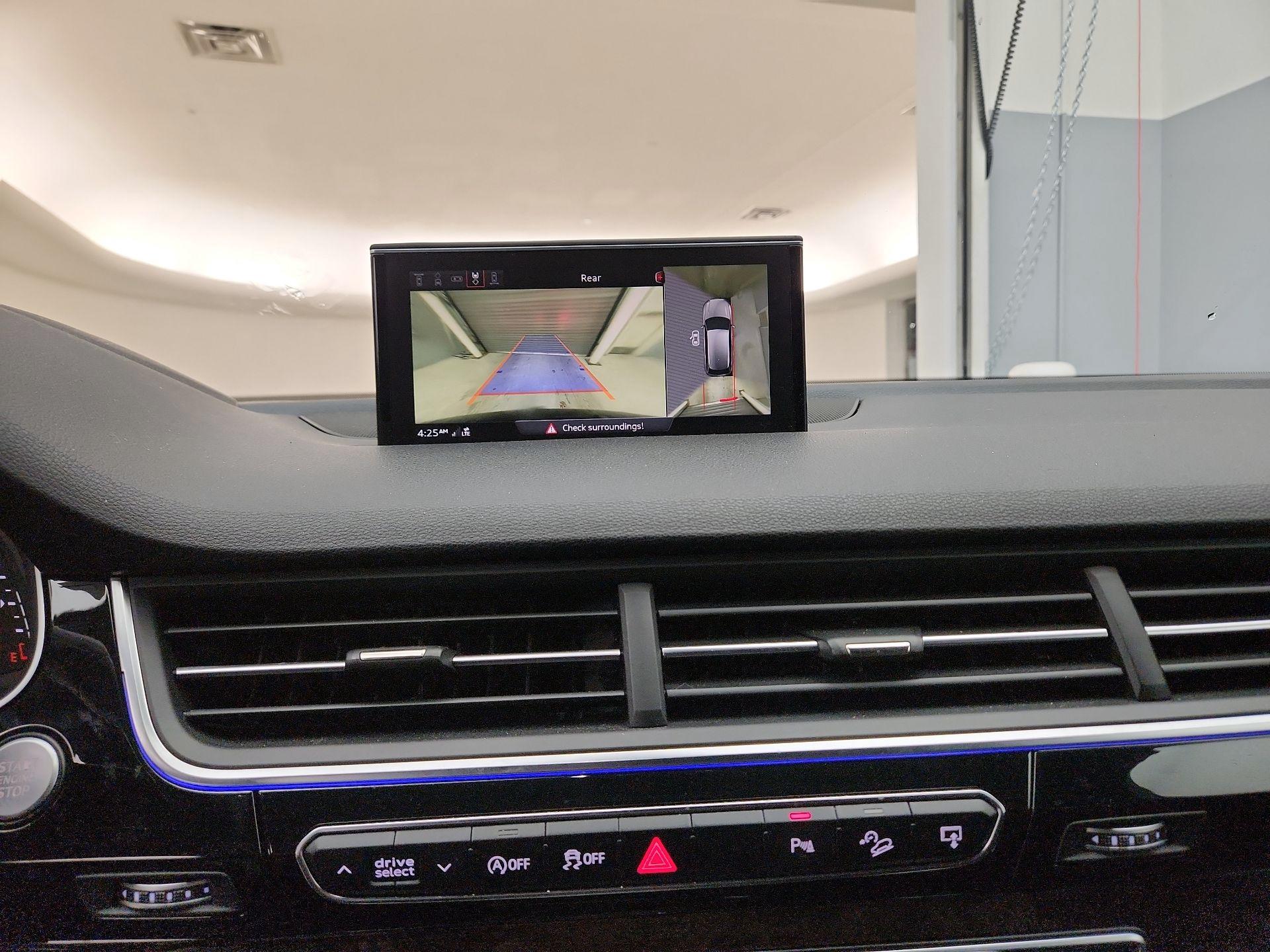 Thumbnail: 2017 Audi Q7 - 15