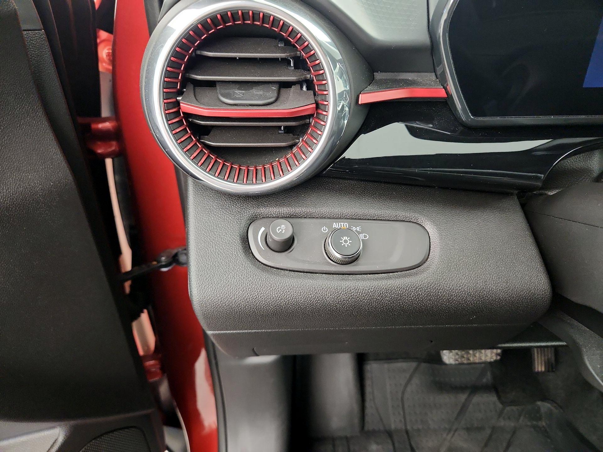 Thumbnail: 2024 Chevrolet Trax - 13