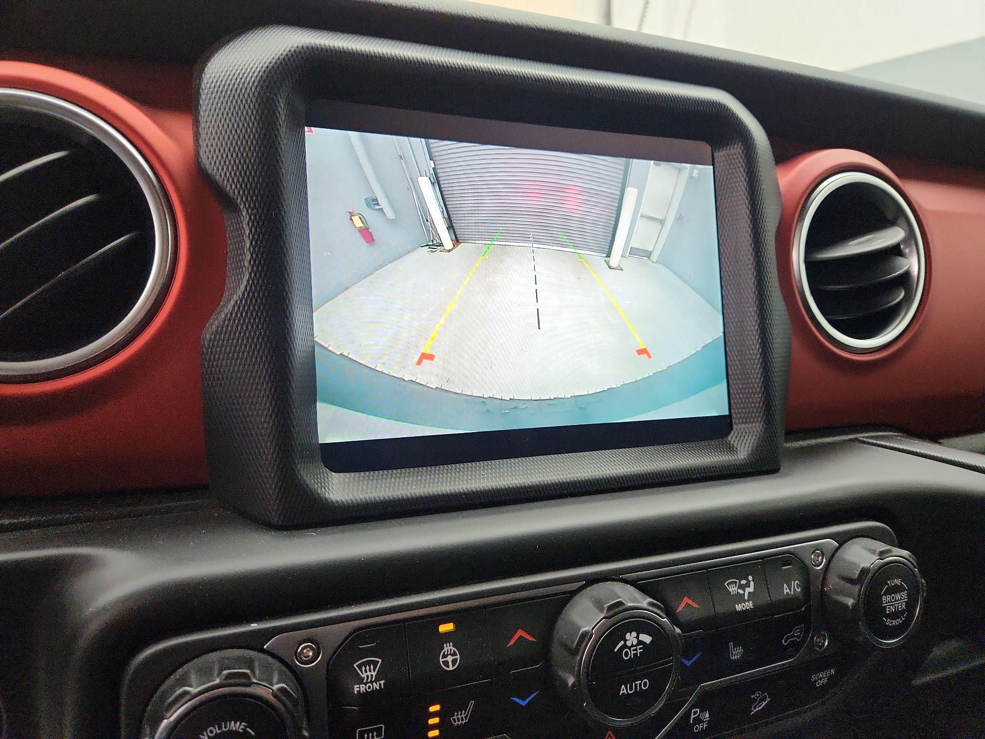 Thumbnail: 2020 Jeep Wrangler - 15