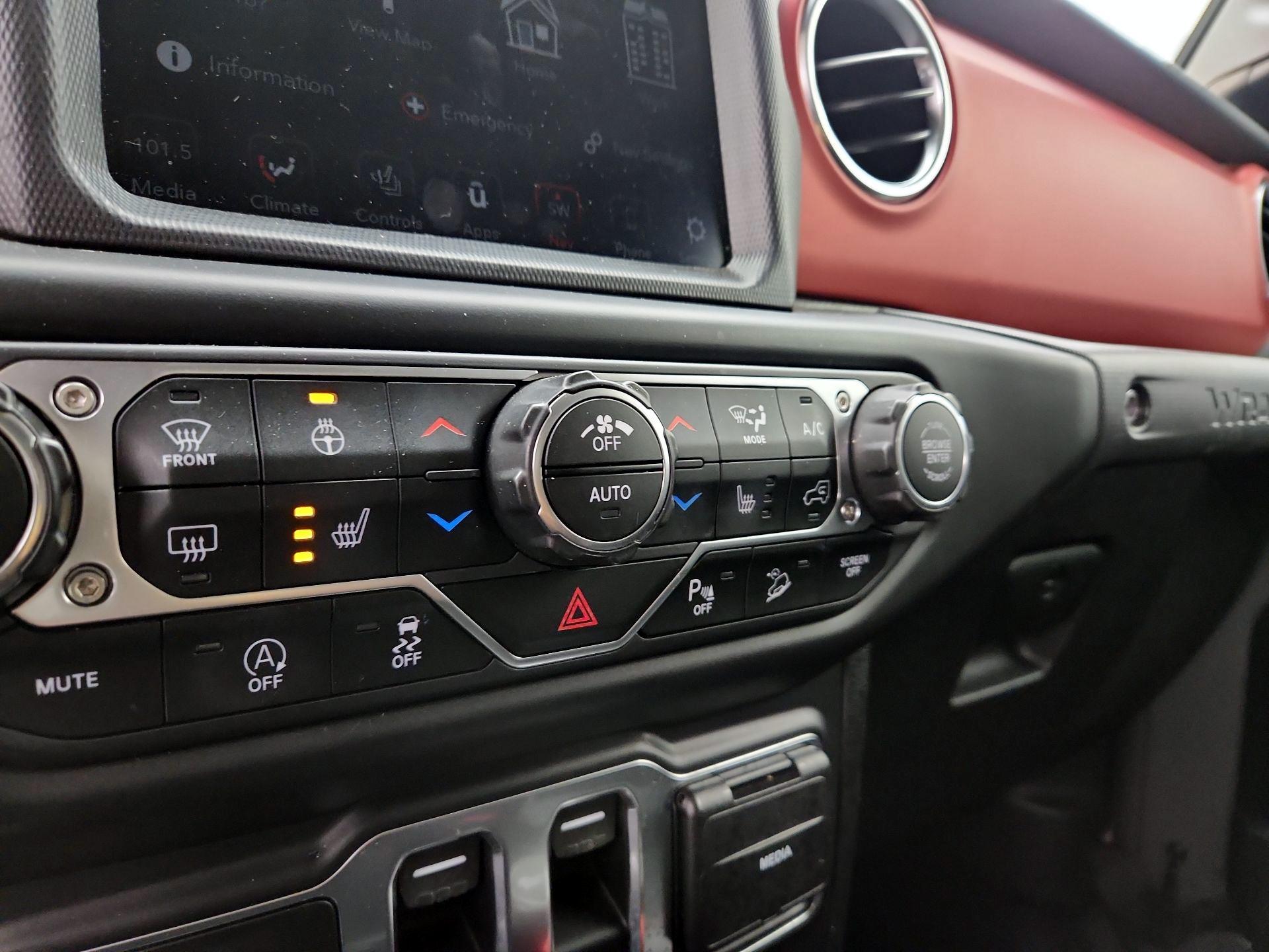 Thumbnail: 2020 Jeep Wrangler - 17