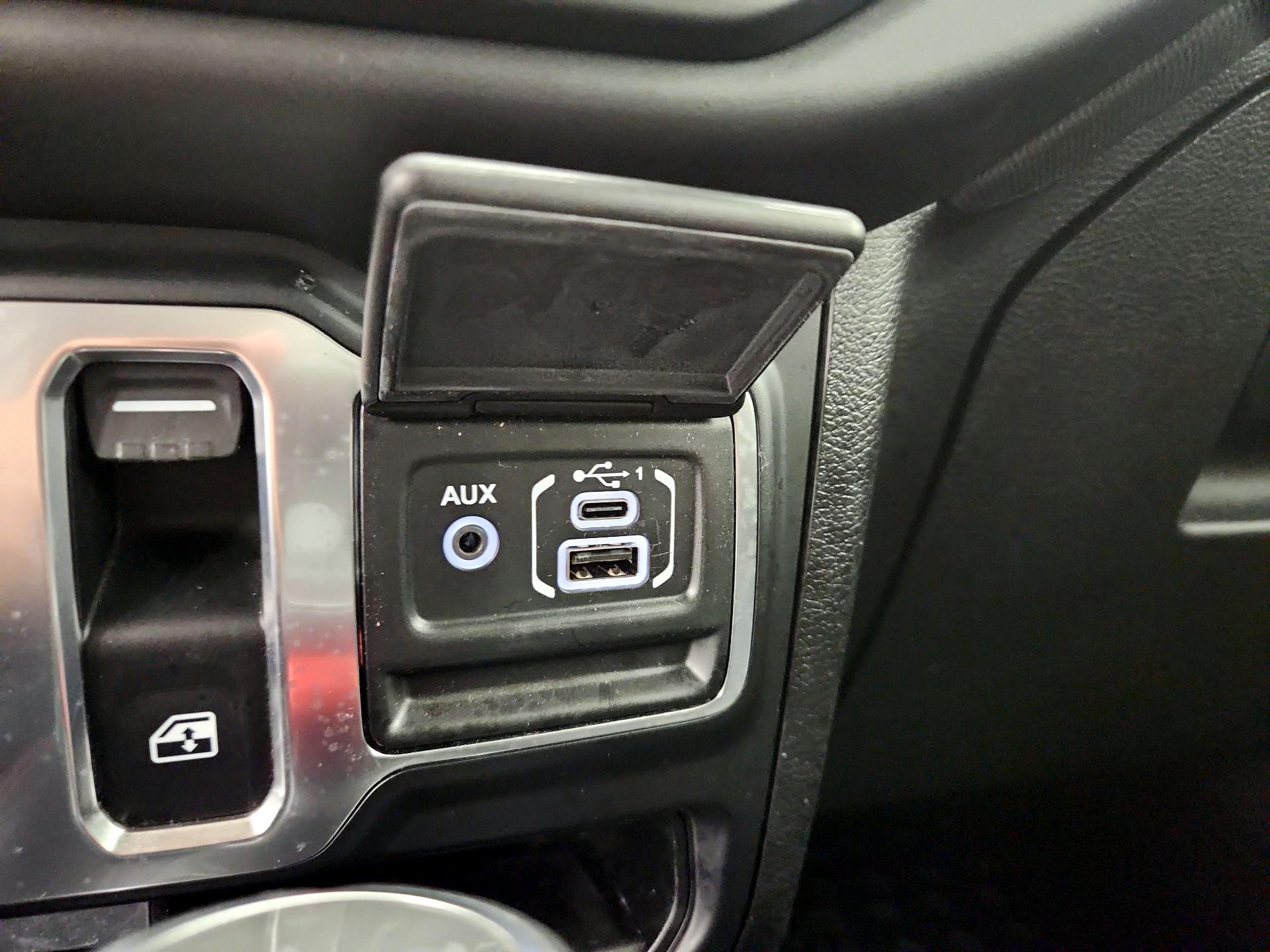 Thumbnail: 2020 Jeep Wrangler - 19