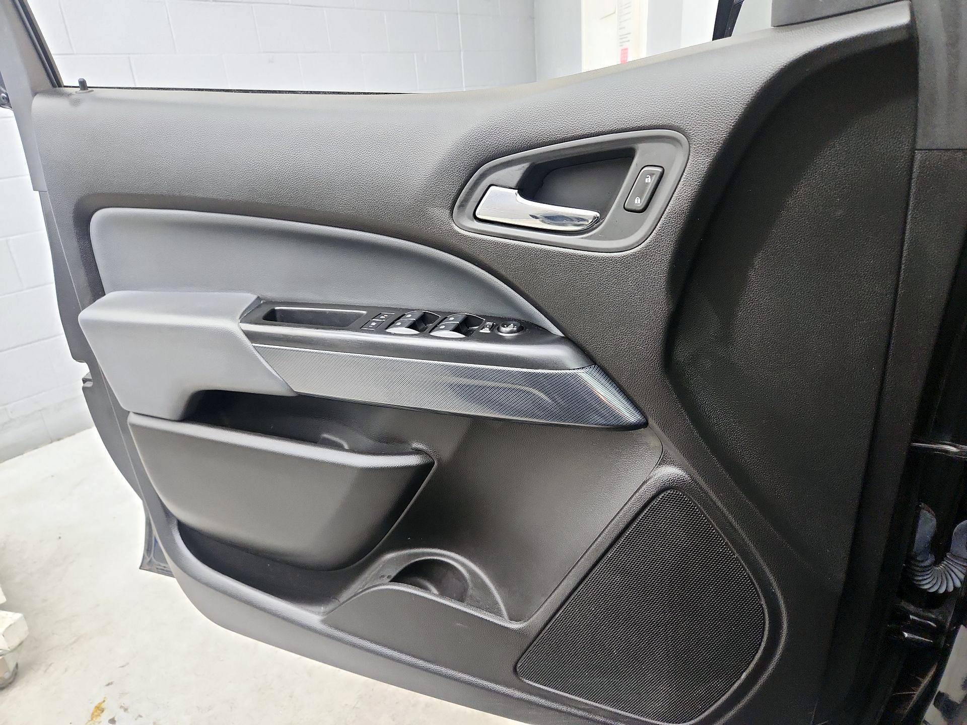 Thumbnail: 2019 Chevrolet Colorado - 12