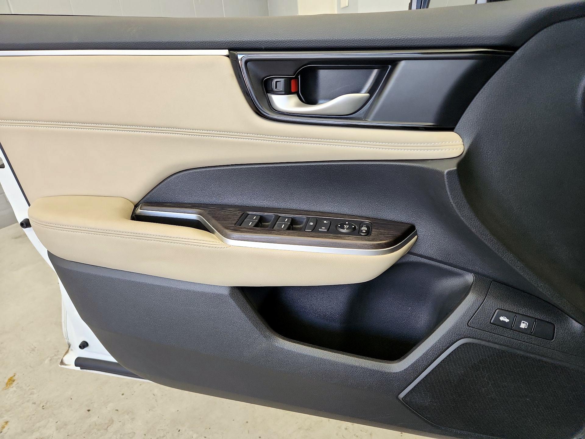 Thumbnail: 2018 Honda Clarity - 12