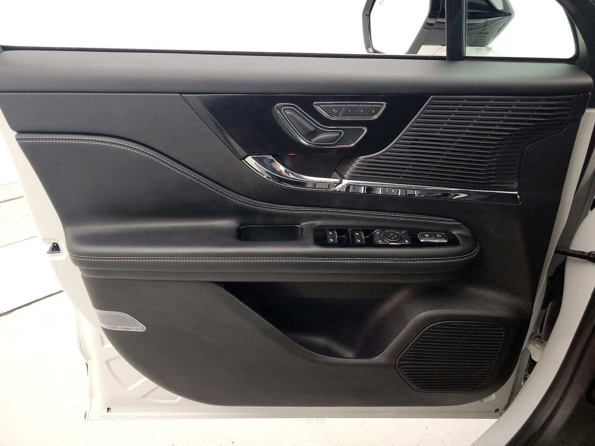 Thumbnail: 2022 Lincoln Corsair - 12