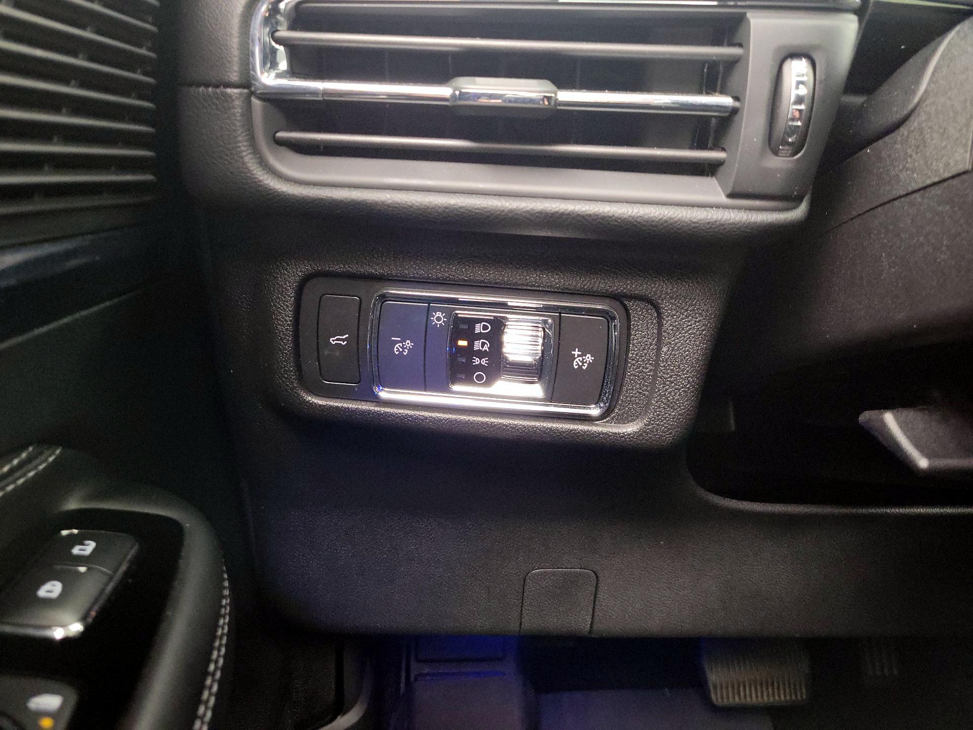 Thumbnail: 2022 Lincoln Corsair - 13