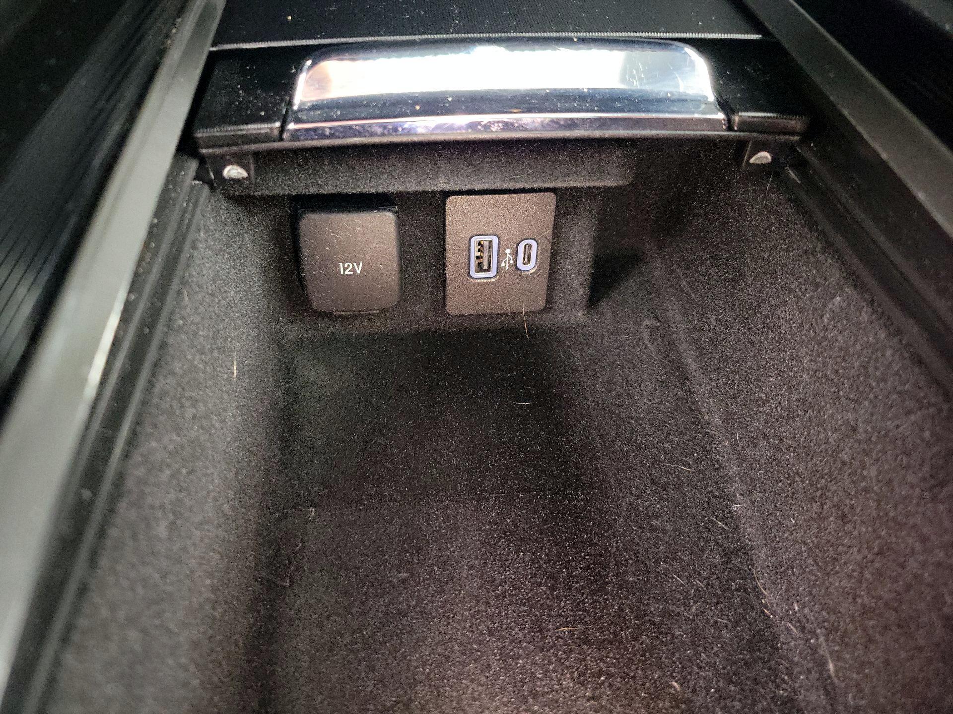 Thumbnail: 2022 Lincoln Corsair - 19