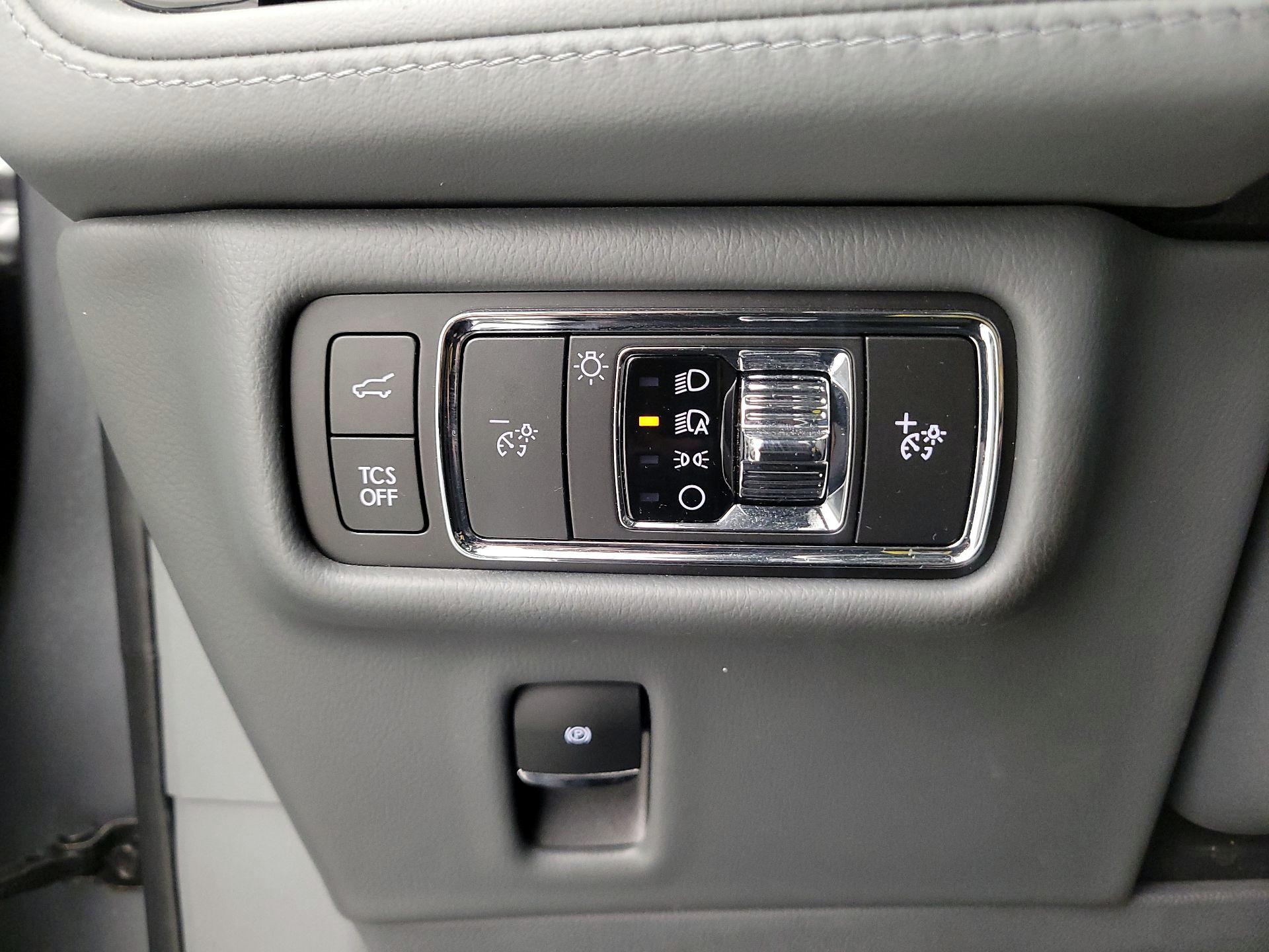 Thumbnail: 2022 Lincoln Nautilus - 13