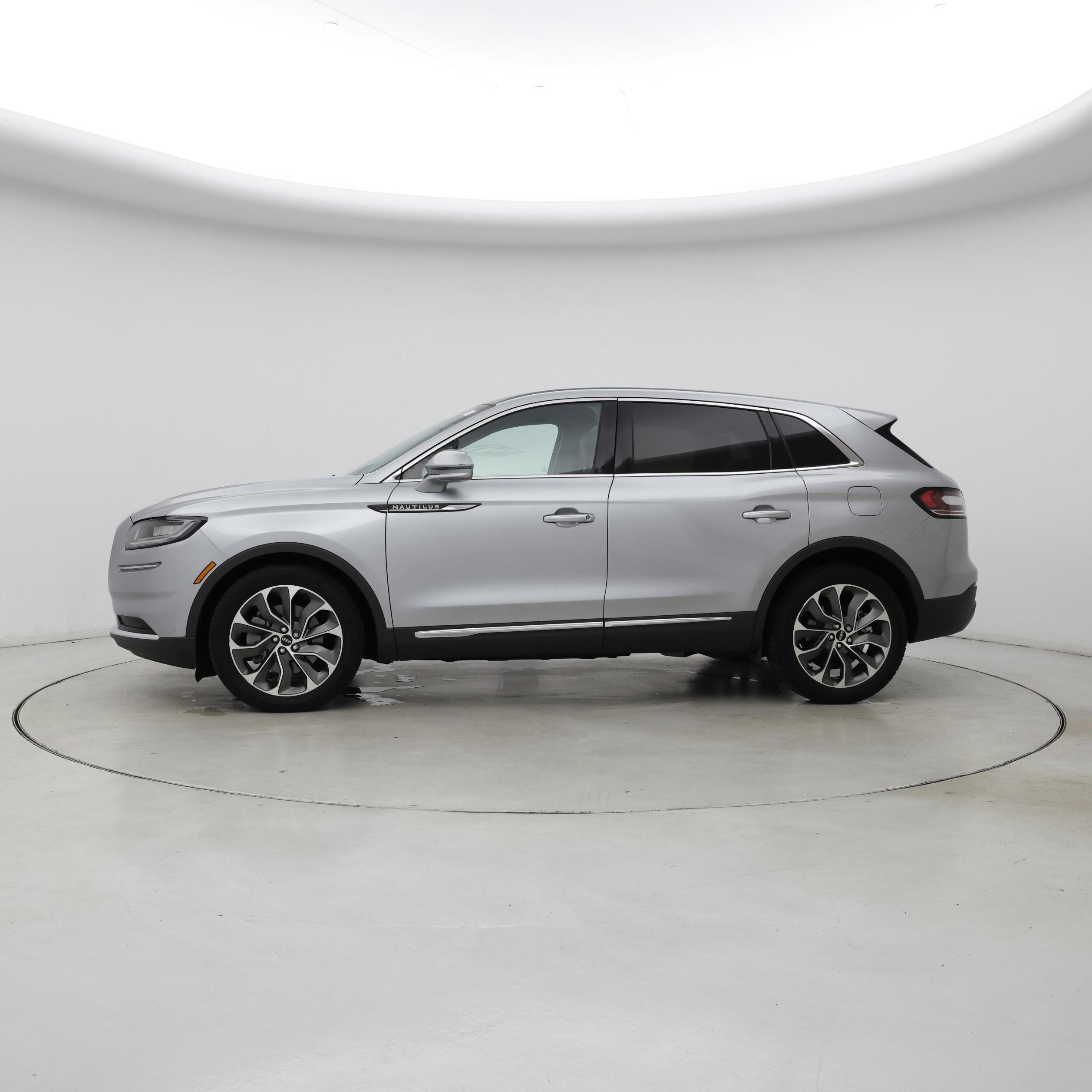 Thumbnail: 2022 Lincoln Nautilus - 3