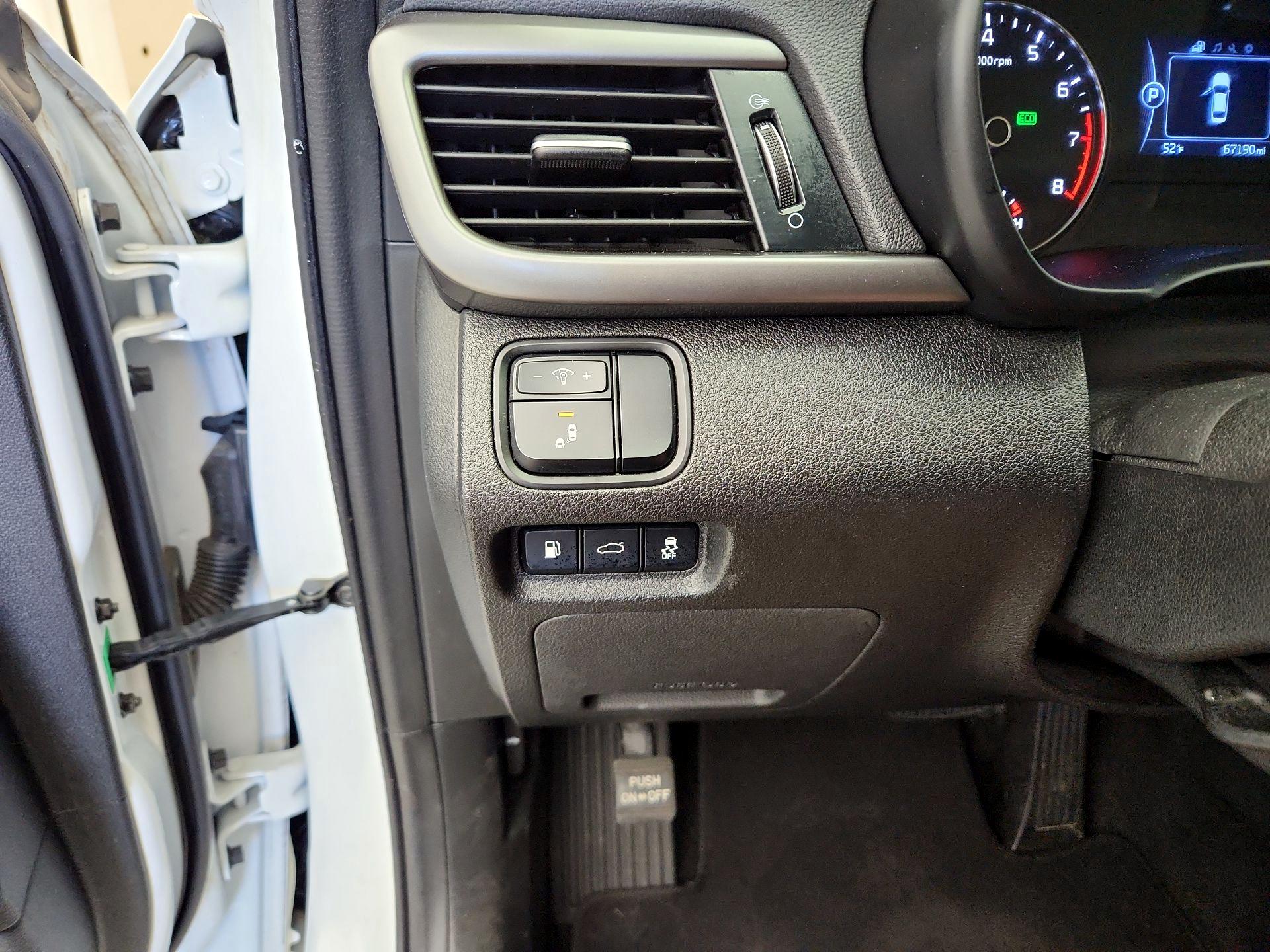 Thumbnail: 2018 Kia Optima - 13