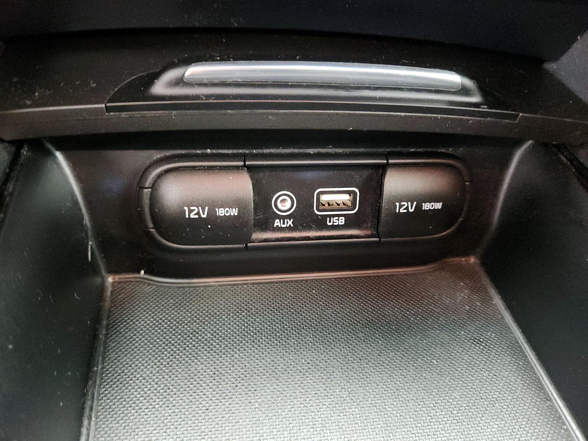 Thumbnail: 2018 Kia Optima - 18