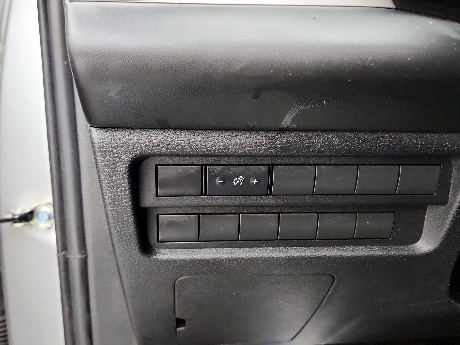 Thumbnail: 2022 Mitsubishi Outlander - 13