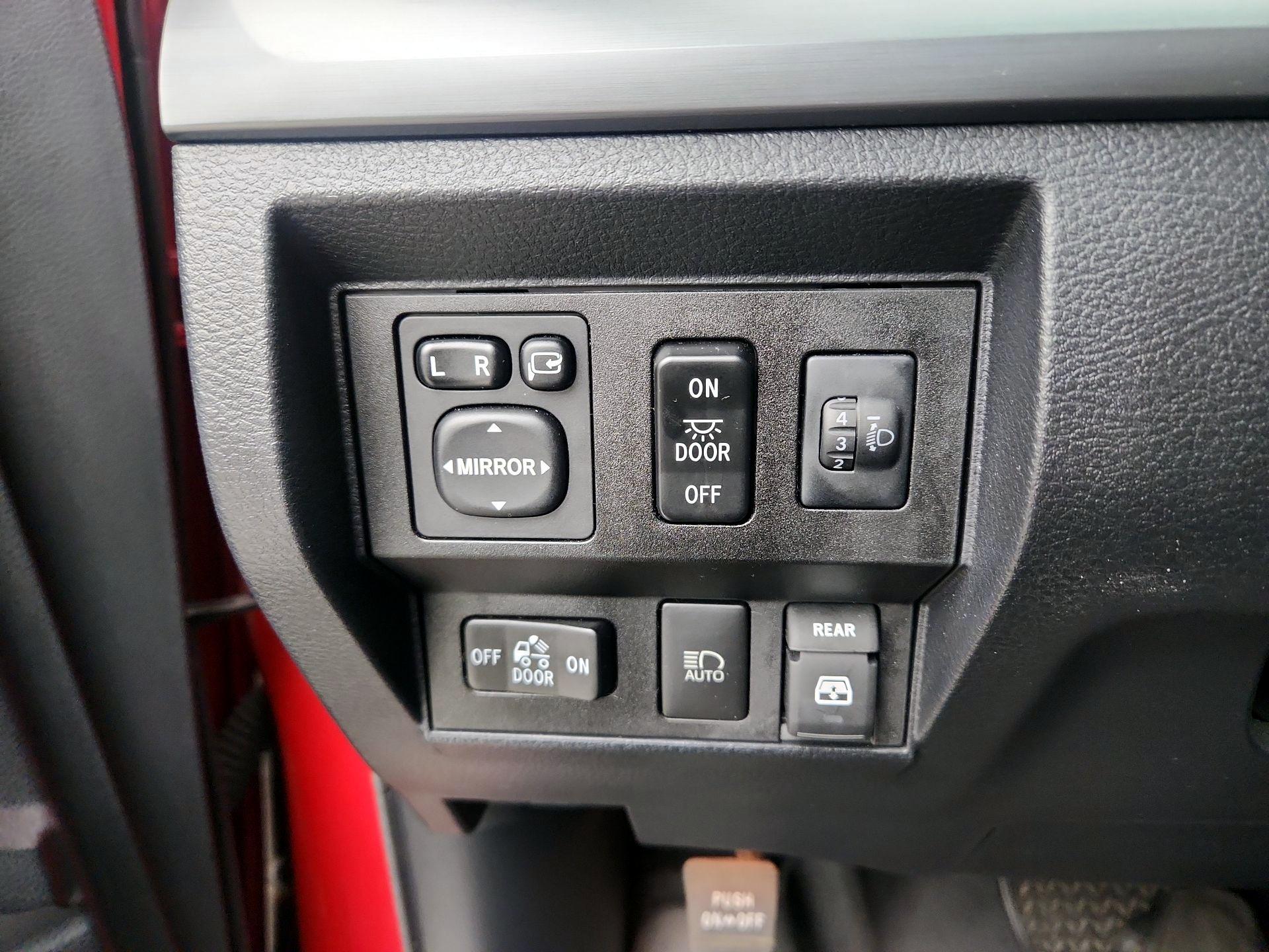 Thumbnail: 2018 Toyota Tundra - 13