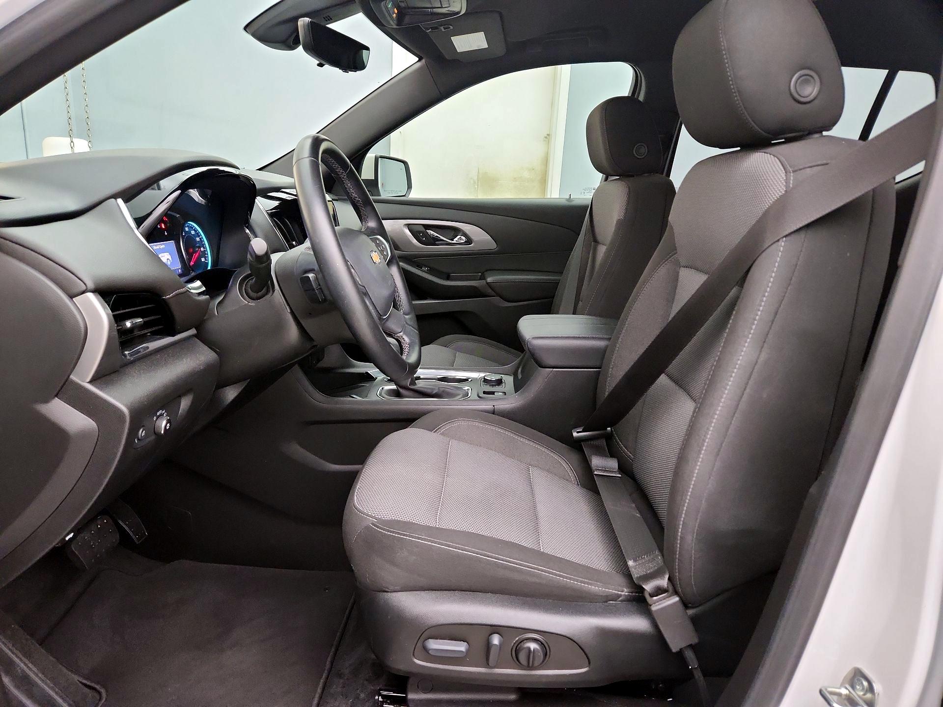 Thumbnail: 2023 Chevrolet Traverse - 11