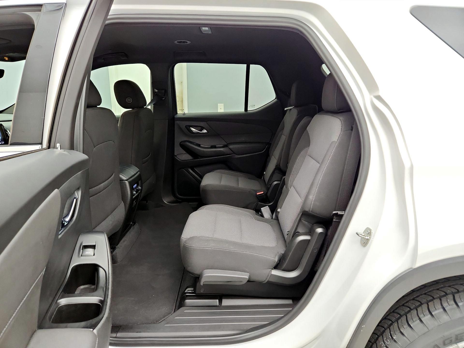 Thumbnail: 2023 Chevrolet Traverse - 19