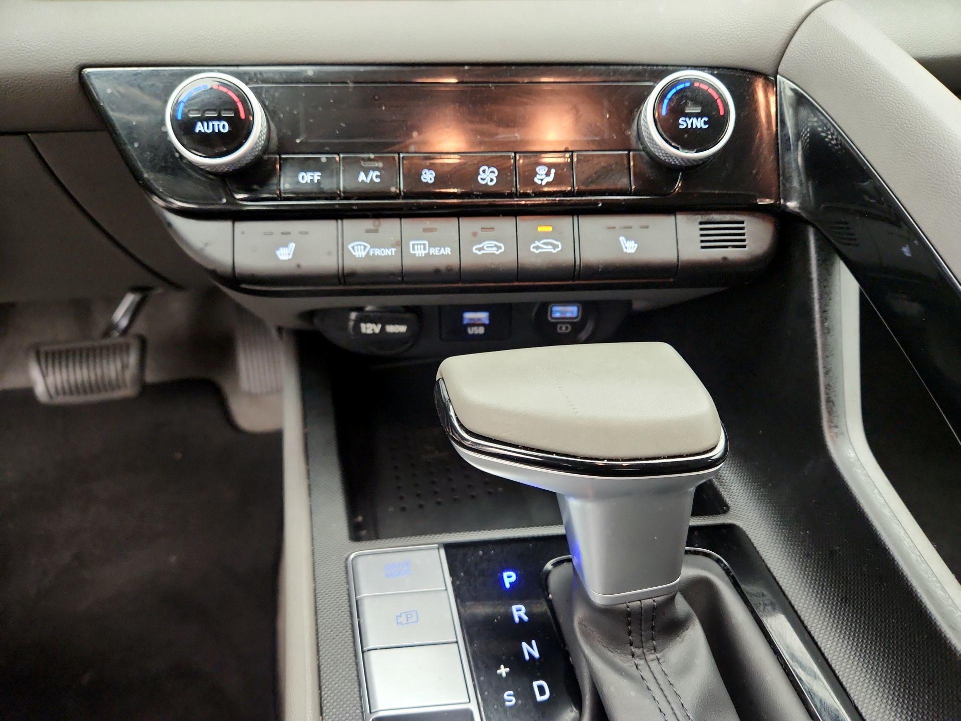 Thumbnail: 2023 Hyundai Elantra - 18