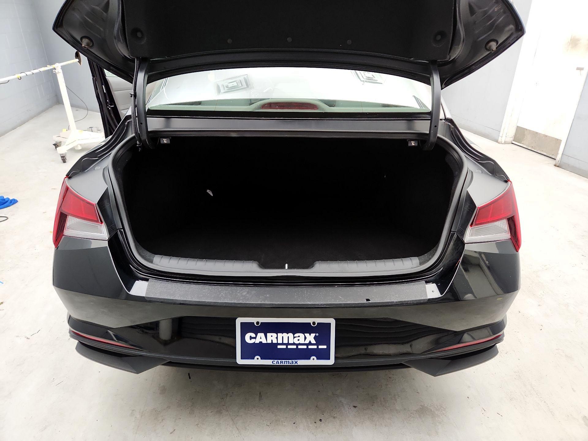 Thumbnail: 2023 Hyundai Elantra - 20