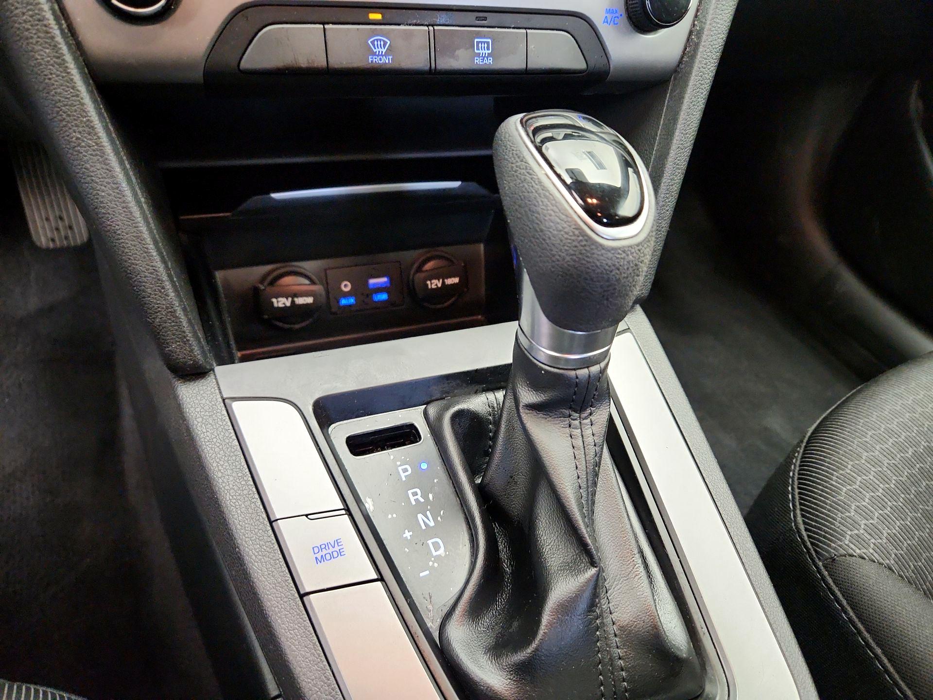 Thumbnail: 2018 Hyundai Elantra - 17