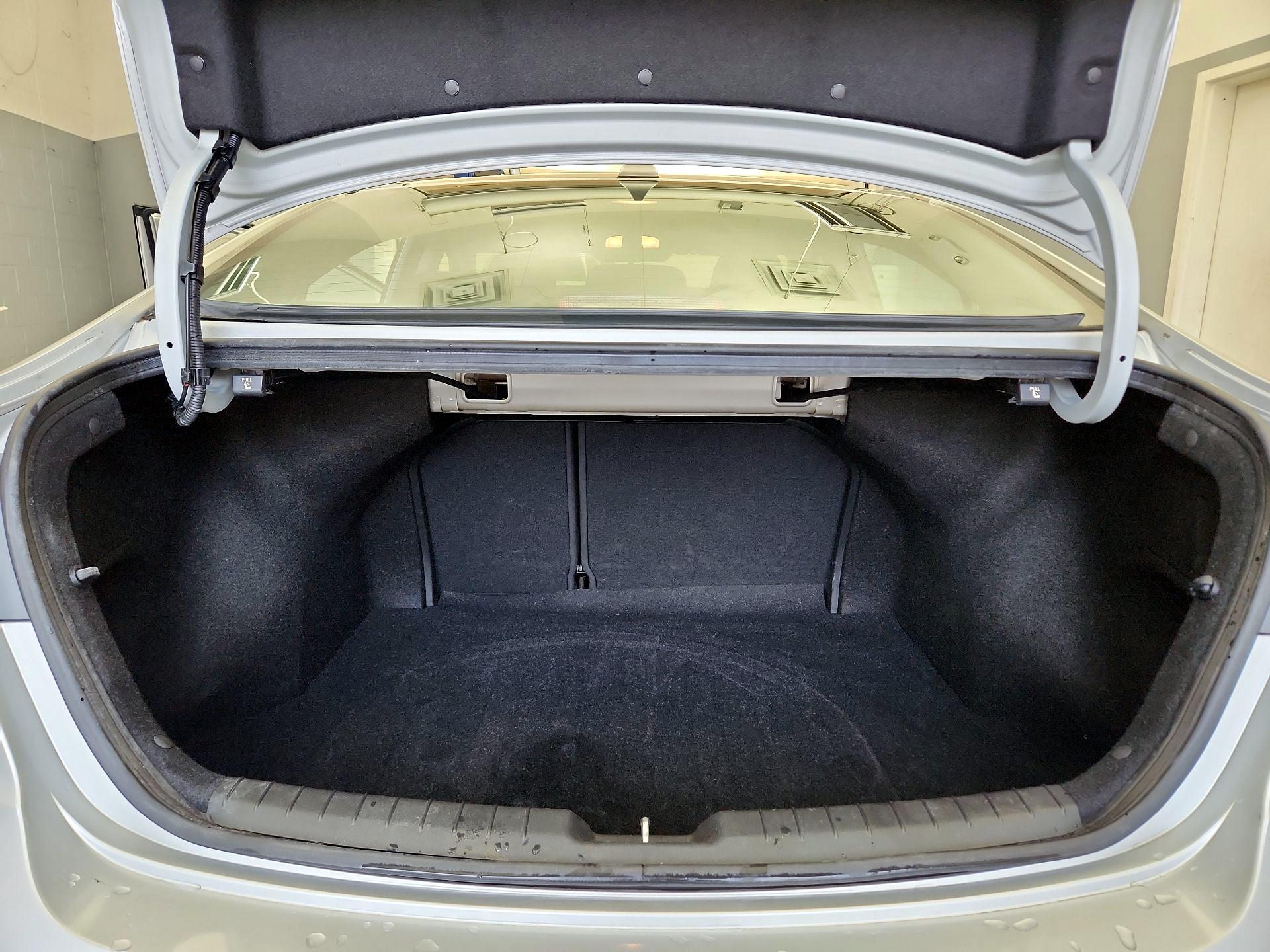 Thumbnail: 2018 Hyundai Elantra - 20