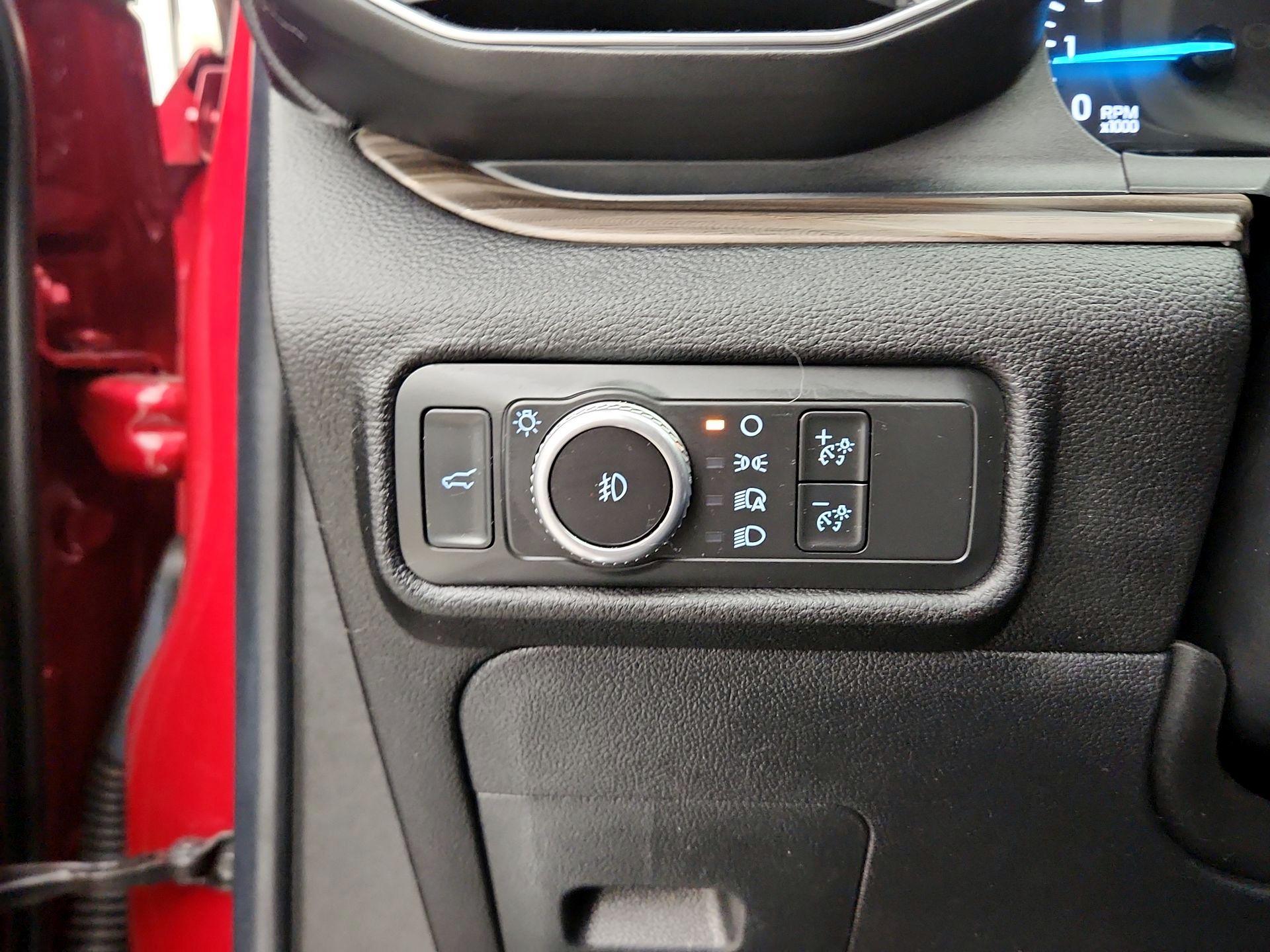 Thumbnail: 2021 Ford Explorer - 13