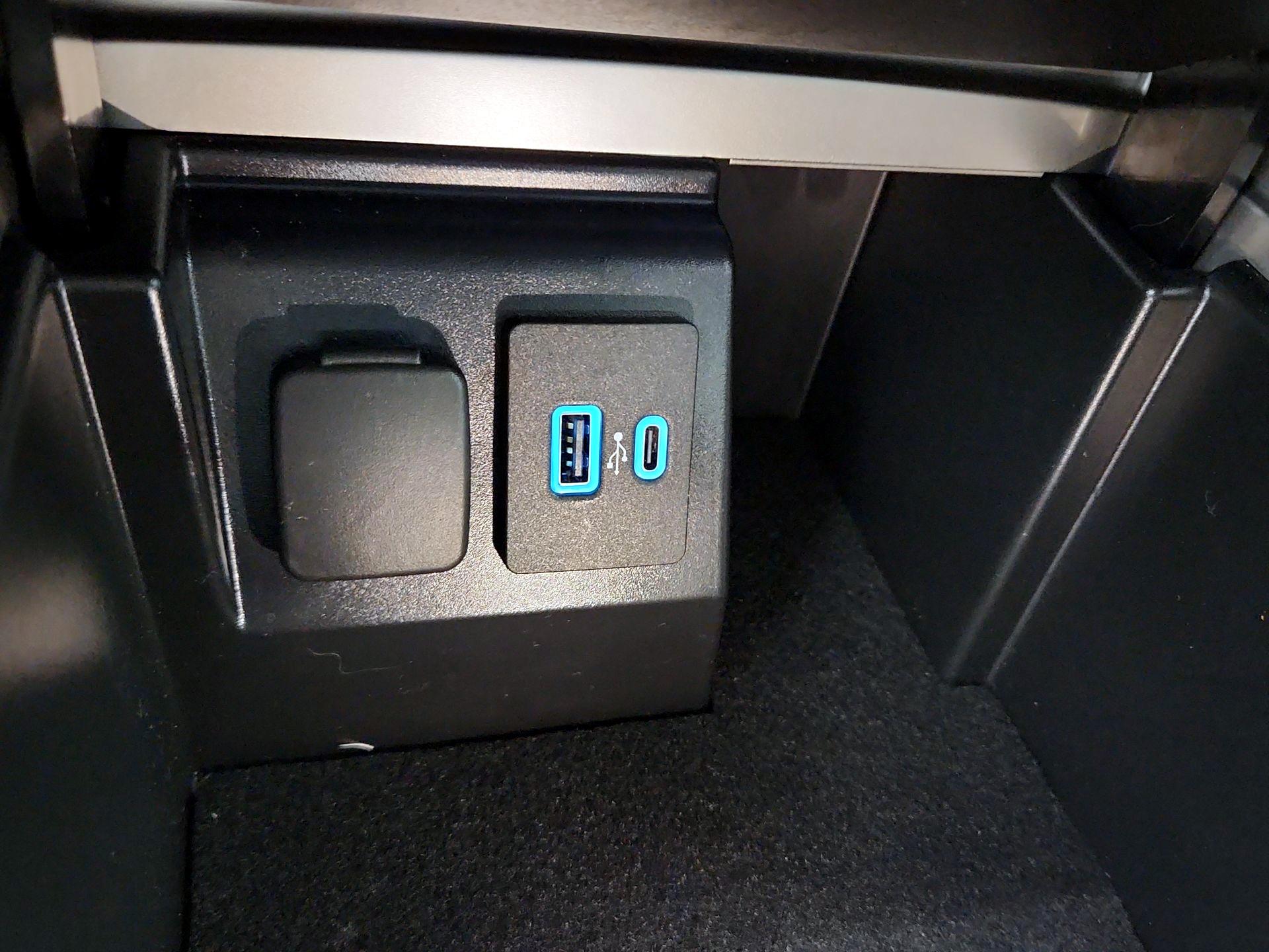 Thumbnail: 2021 Ford Explorer - 19