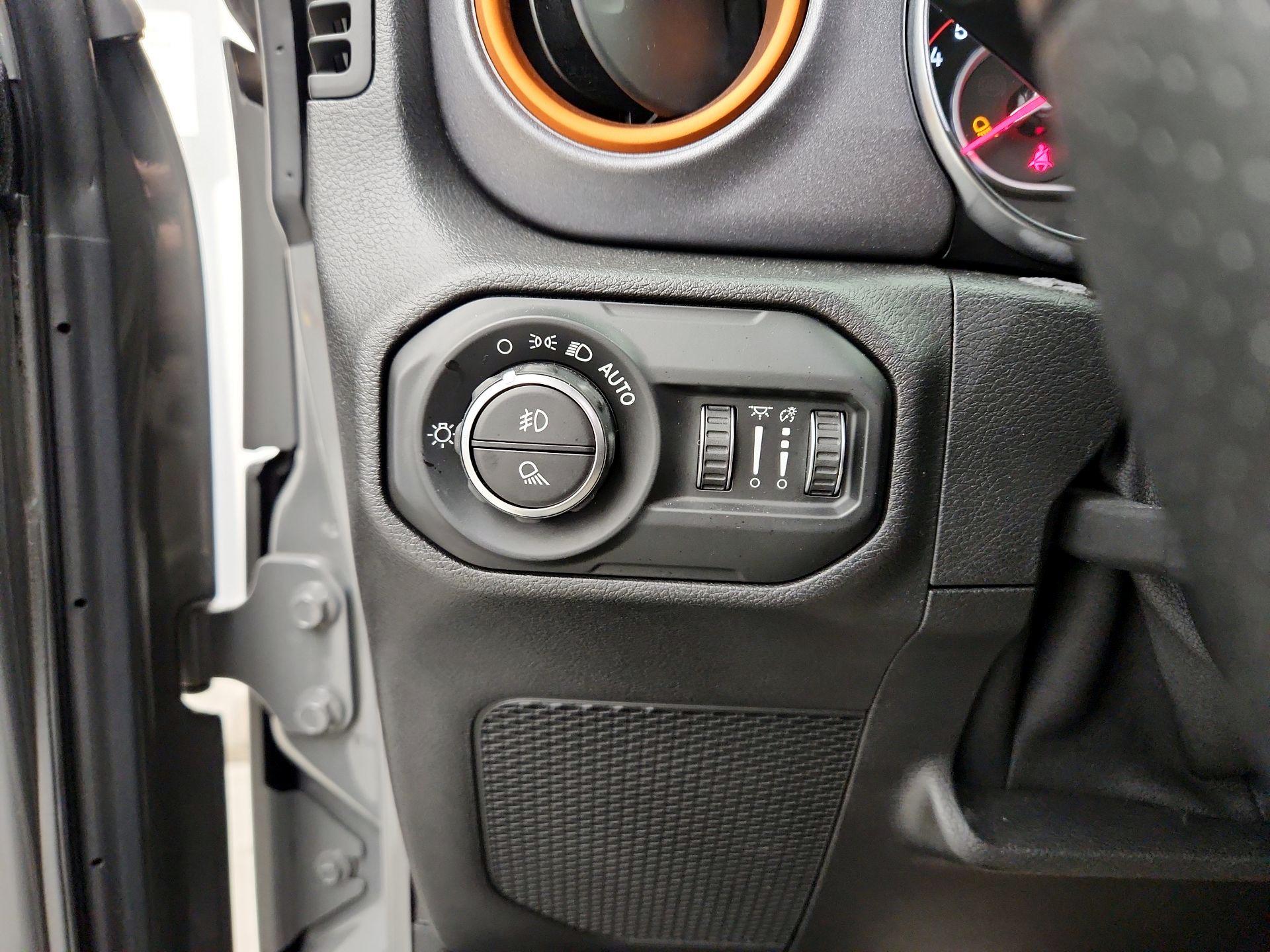 Thumbnail: 2021 Jeep Gladiator - 13