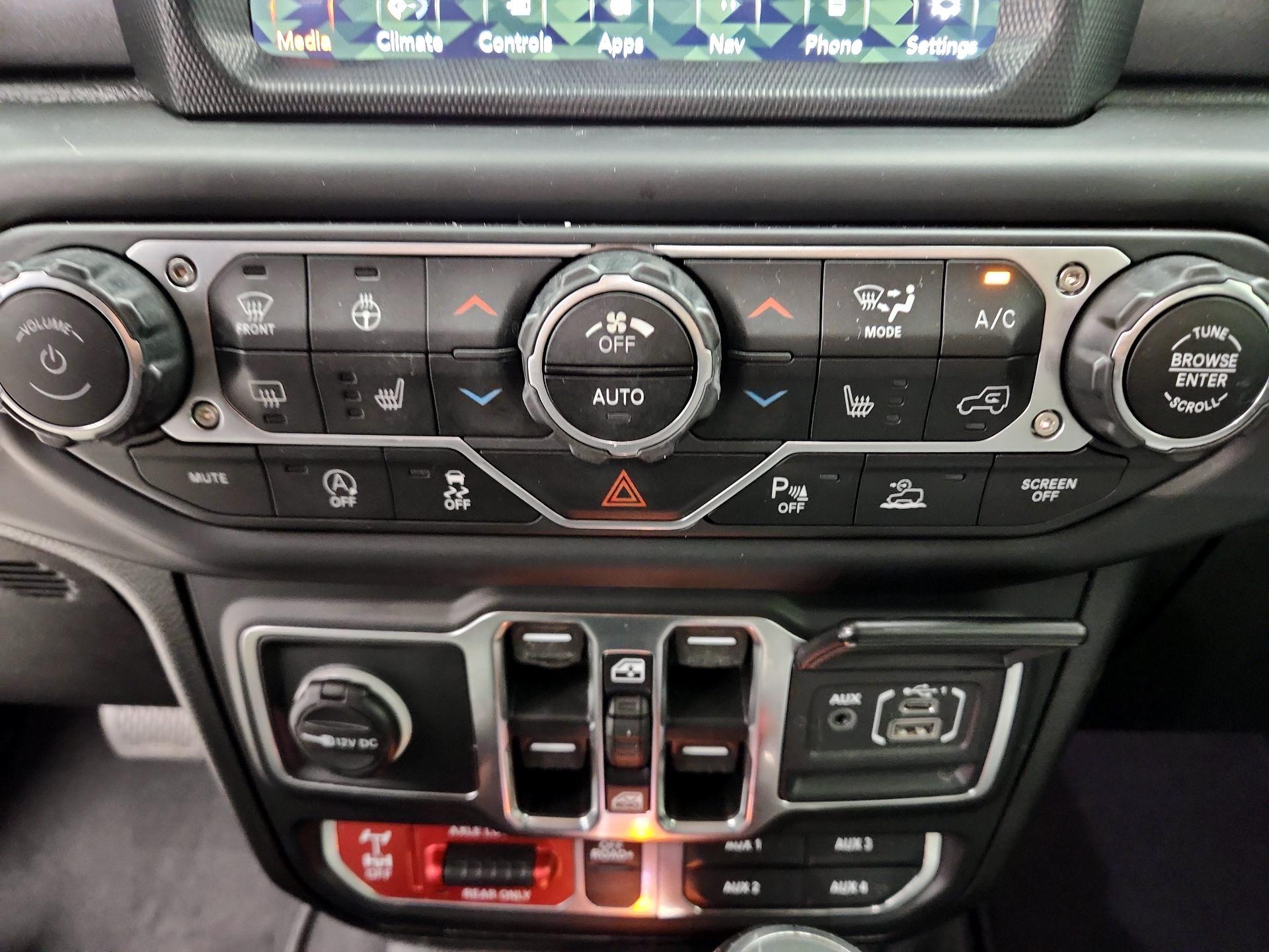 Thumbnail: 2021 Jeep Gladiator - 17