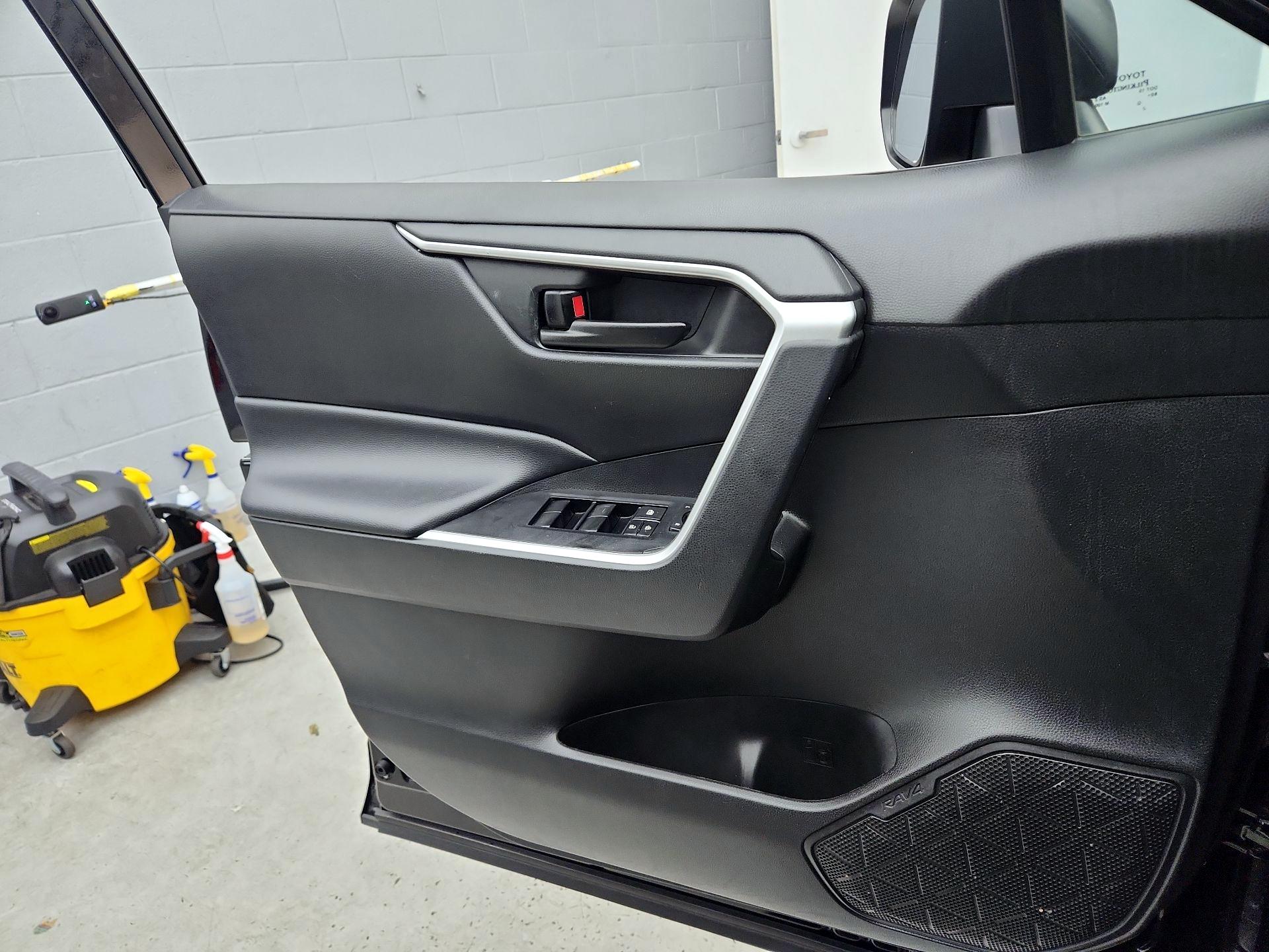 Thumbnail: 2021 Toyota RAV4 - 12