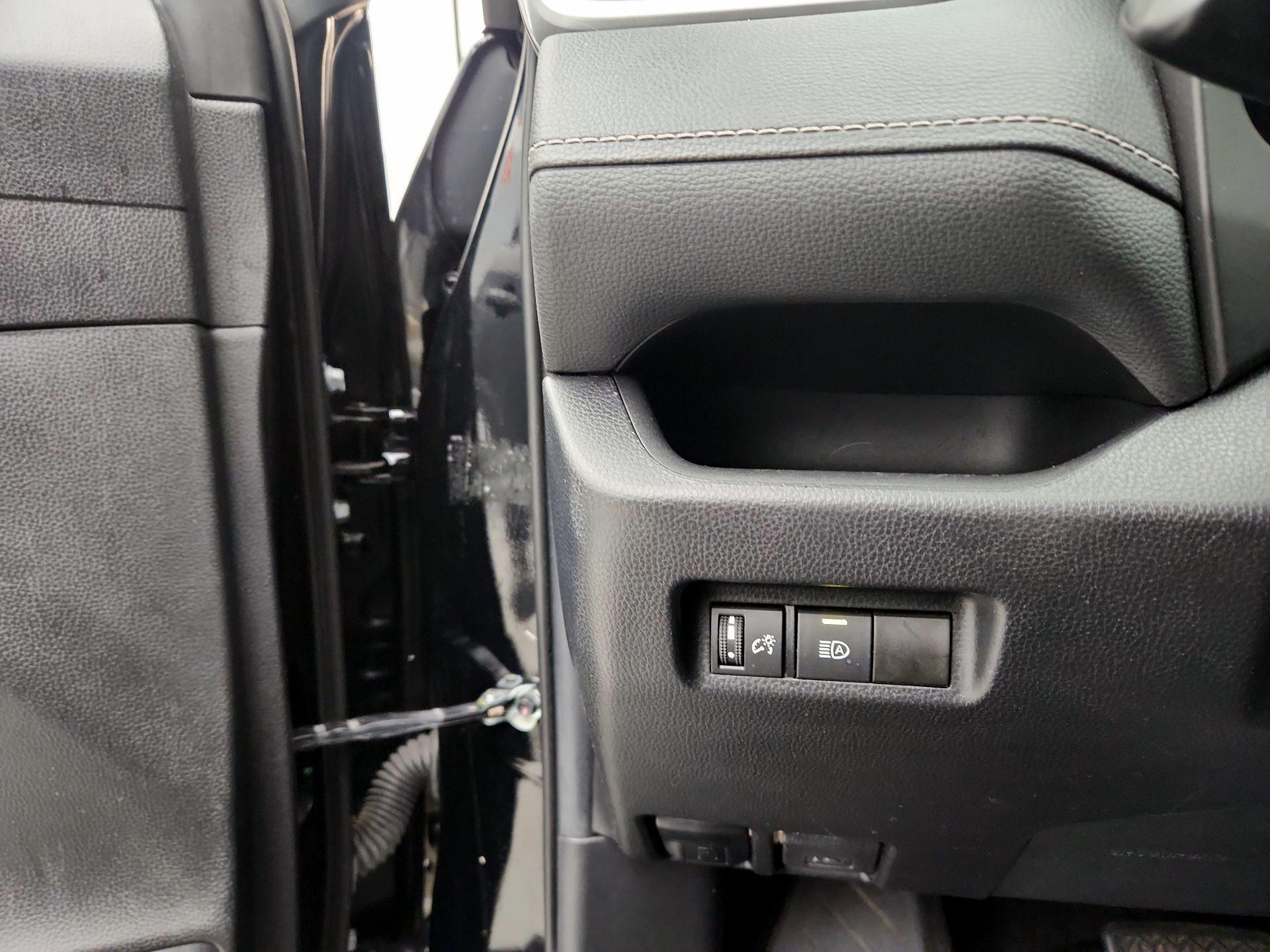 Thumbnail: 2021 Toyota RAV4 - 13