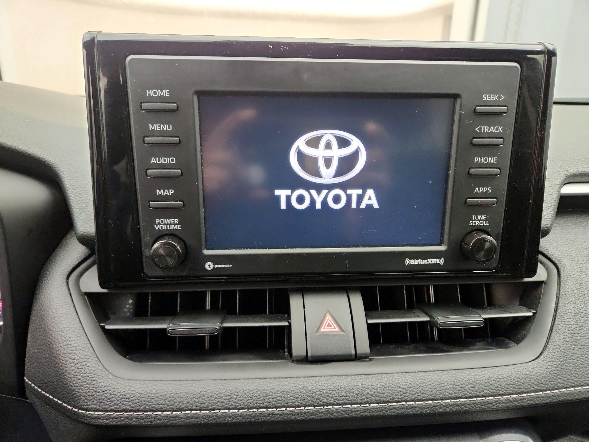 Thumbnail: 2021 Toyota RAV4 - 15