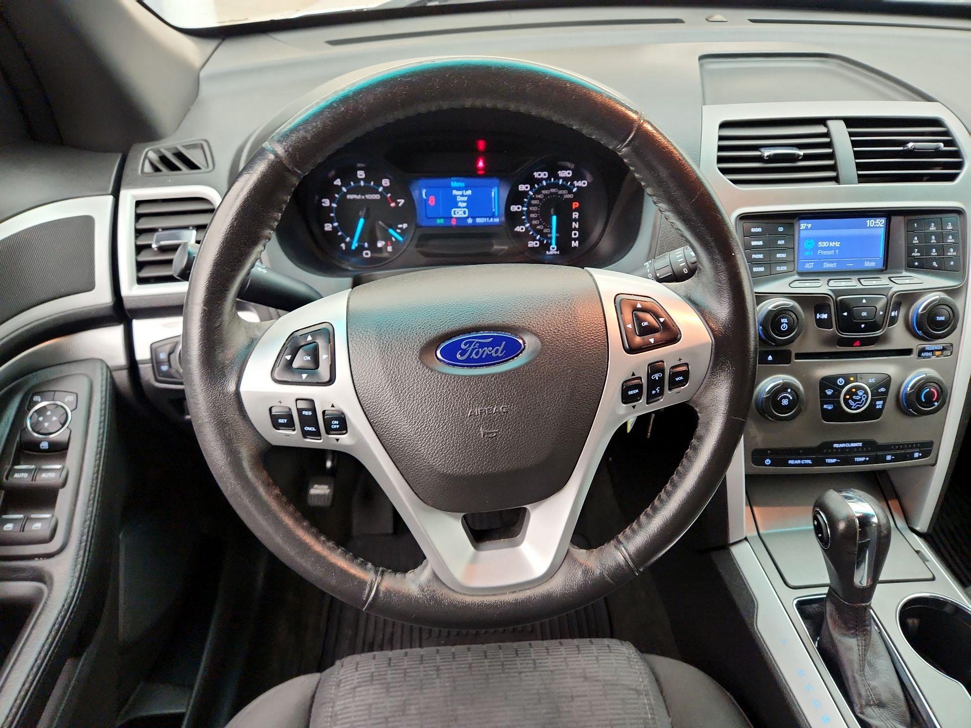 Thumbnail: 2015 Ford Explorer - 10