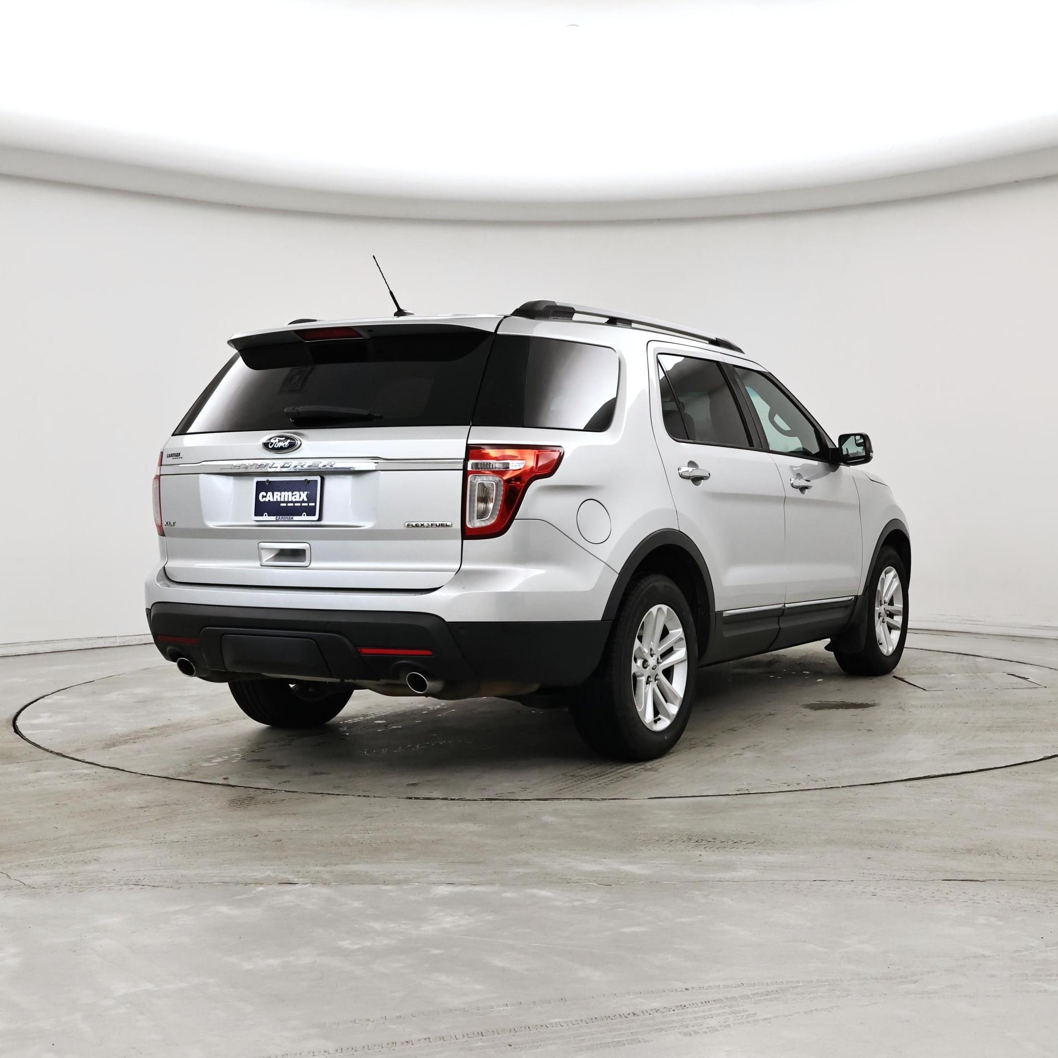 Thumbnail: 2015 Ford Explorer - 8