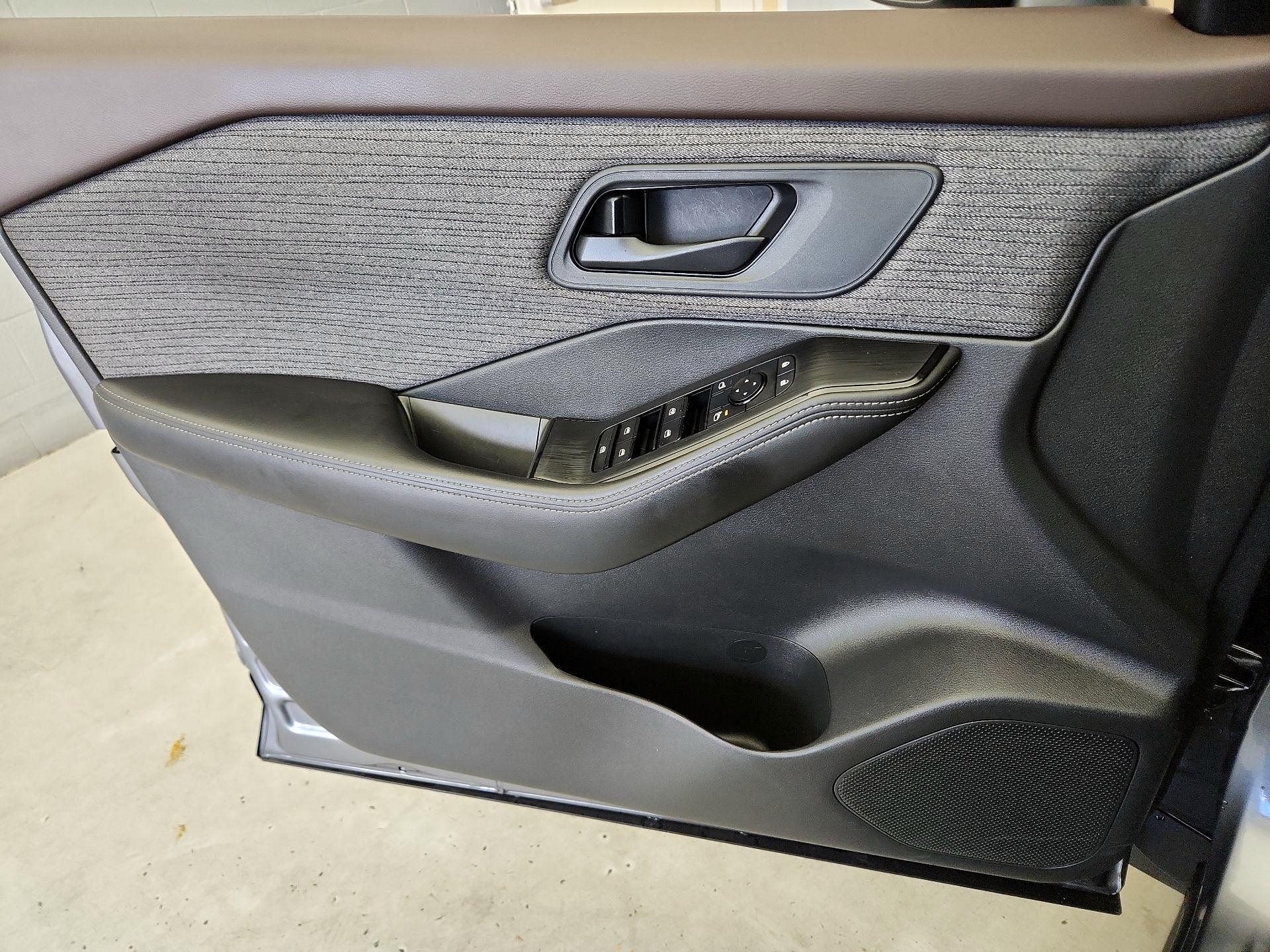 Thumbnail: 2021 Nissan Rogue - 12