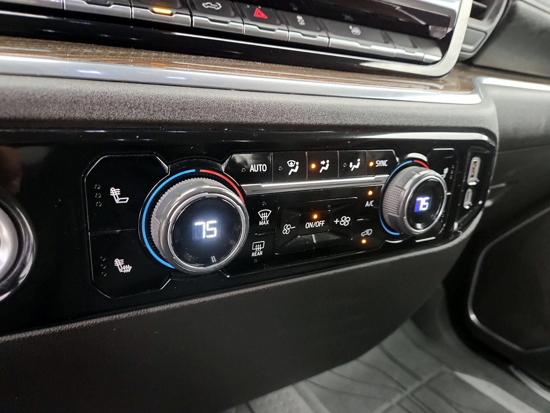 Thumbnail: 2024 Chevrolet Silverado 1500 - 17